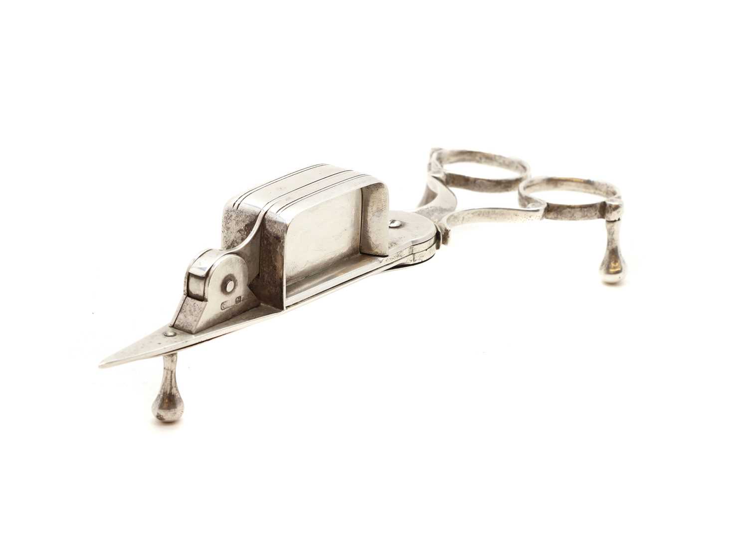 A pair of William IV silver wick trimmers, - Image 2 of 7