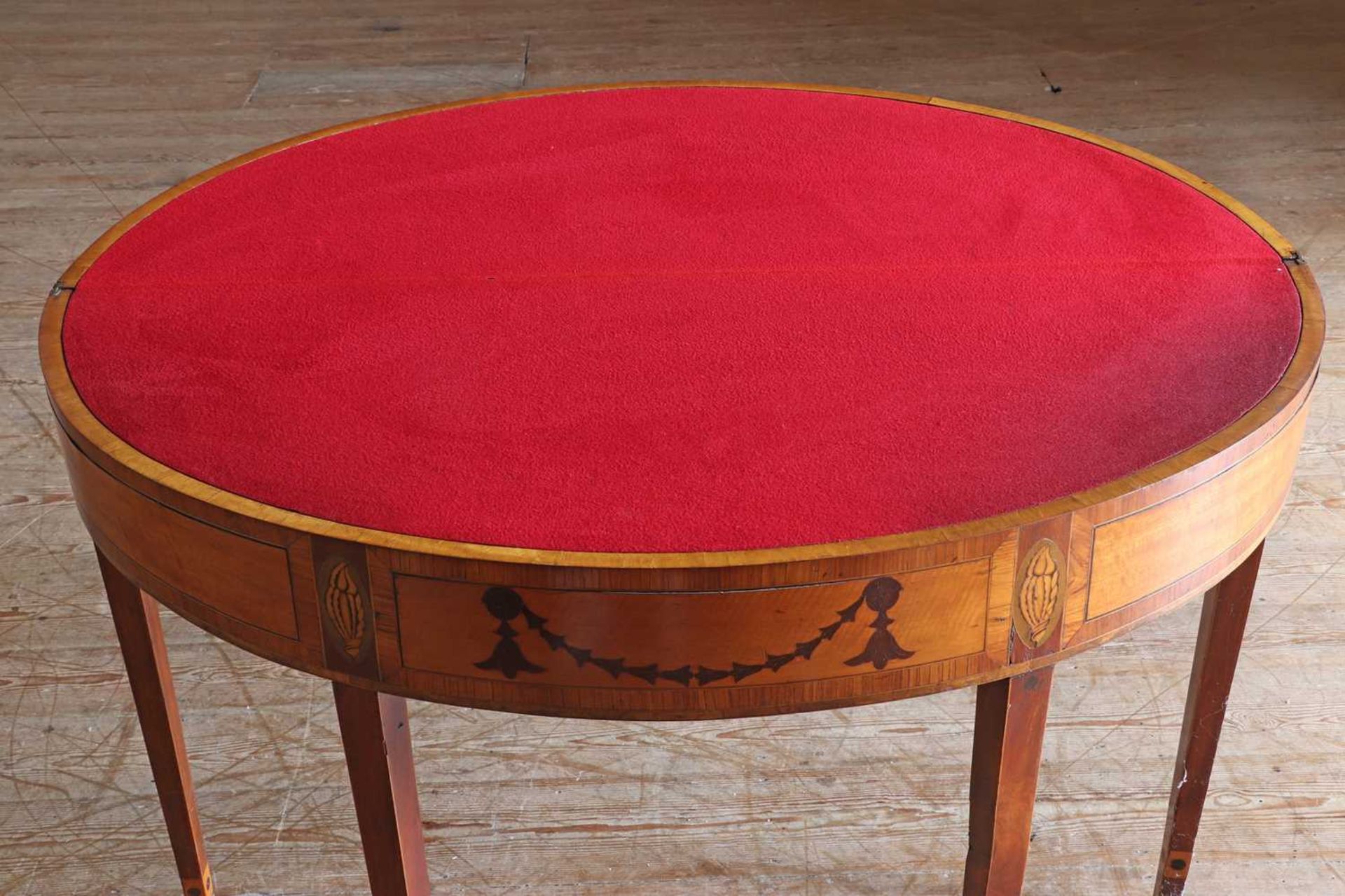 ☘ A George III satinwood card table with semi-elliptical top, - Bild 4 aus 16