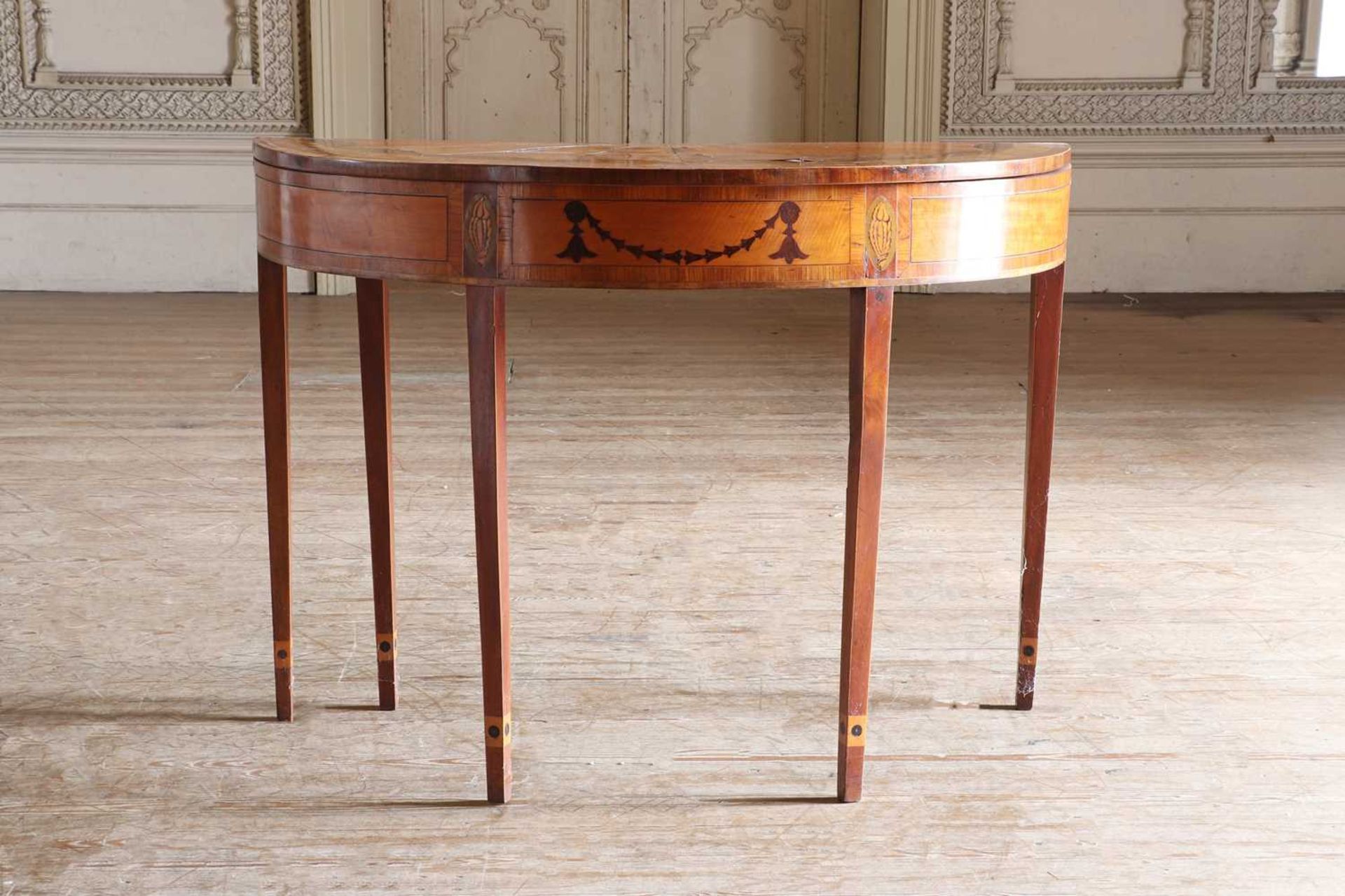 ☘ A George III satinwood card table with semi-elliptical top, - Bild 3 aus 16