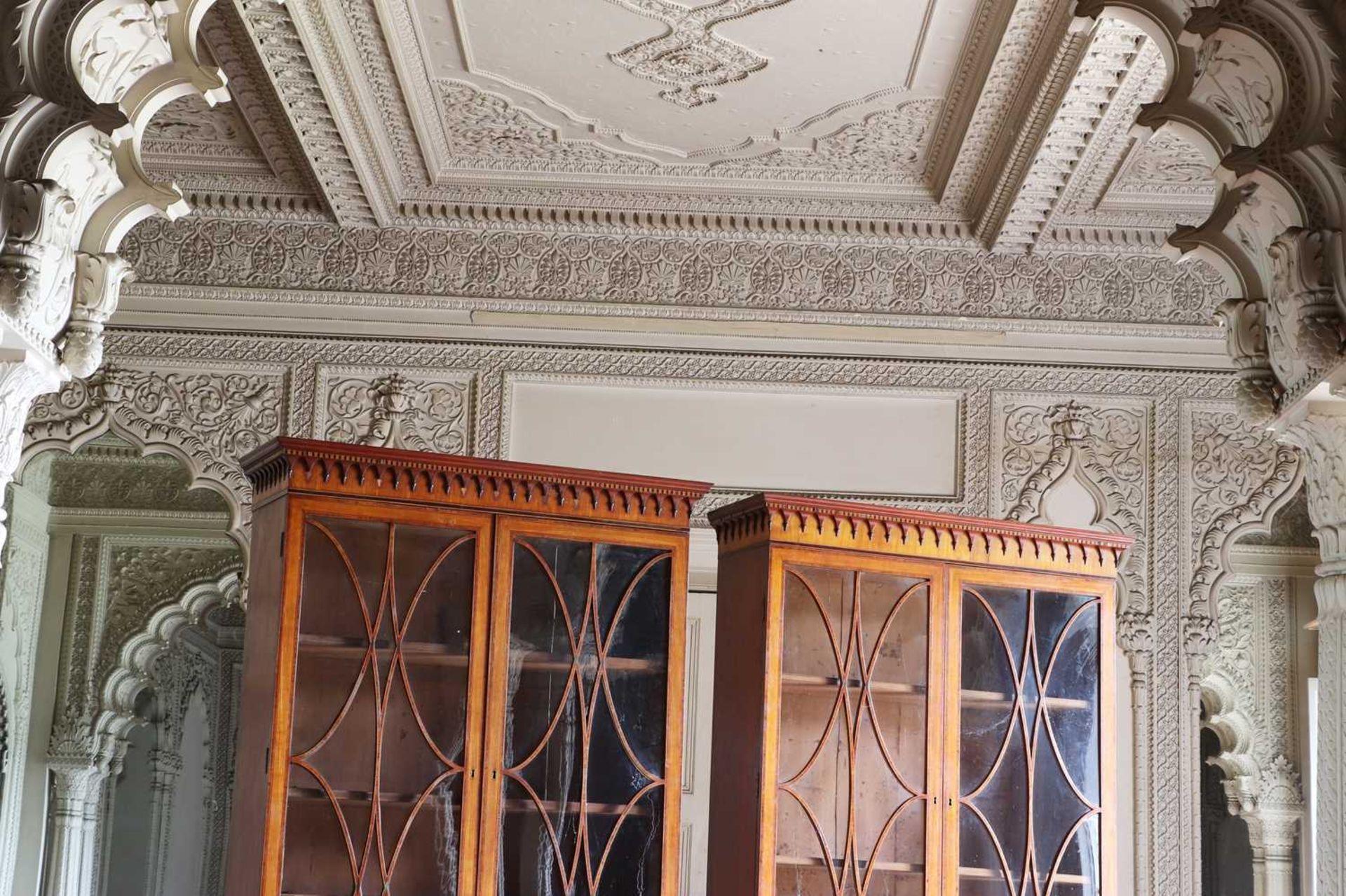 ☘ A pair of late George III satinwood secretaire cabinets, - Bild 5 aus 14