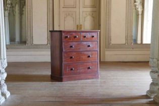 ☘ A Victorian mahogany chest of drawers,