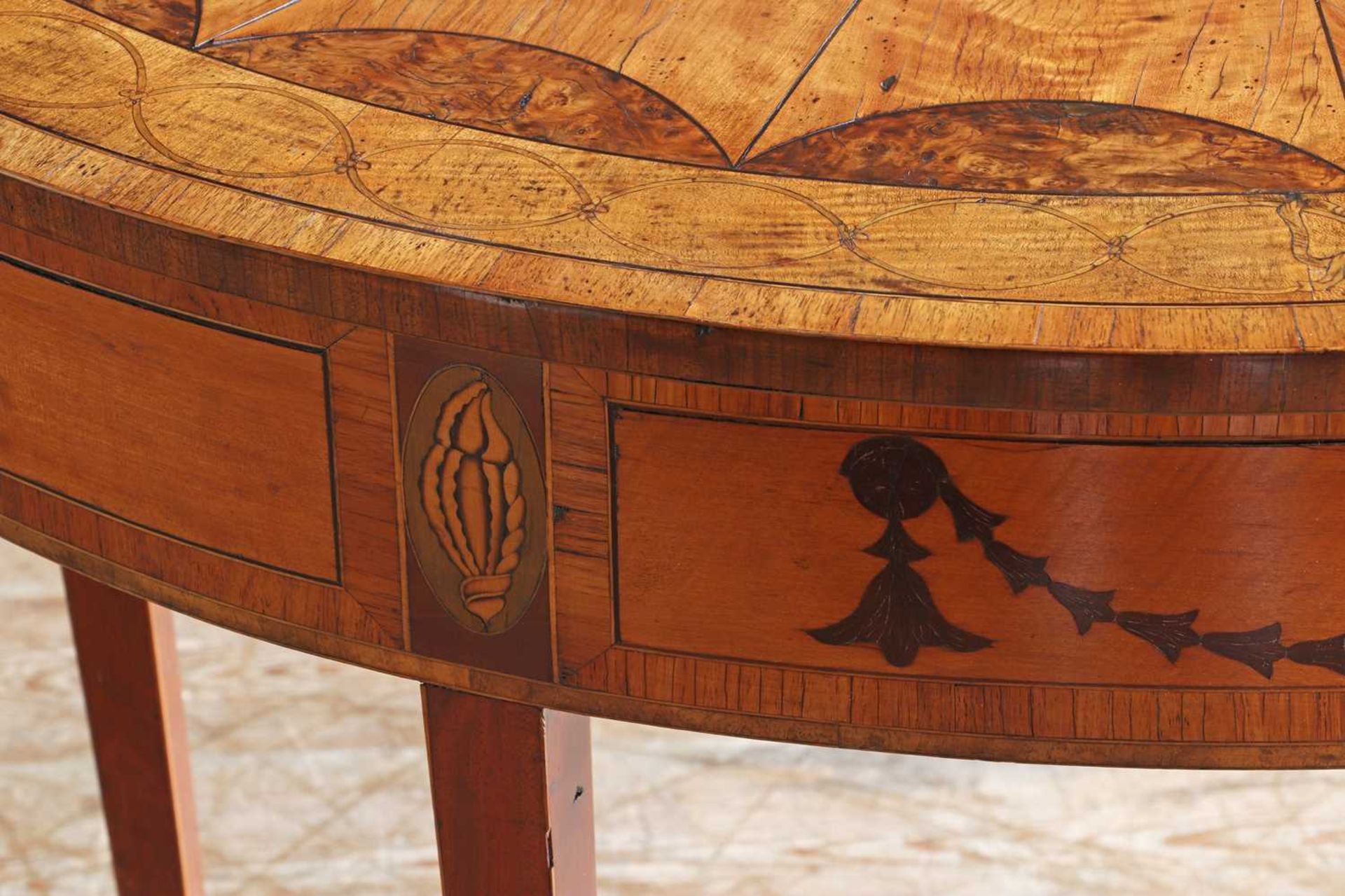 ☘ A George III satinwood card table with semi-elliptical top, - Bild 6 aus 16