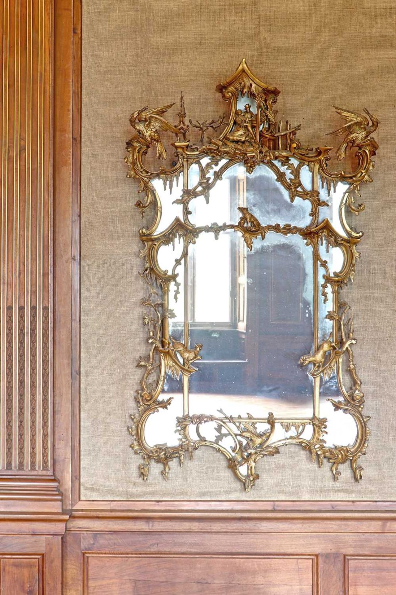 ☘ A giltwood mirror of Chippendale style, - Bild 2 aus 41