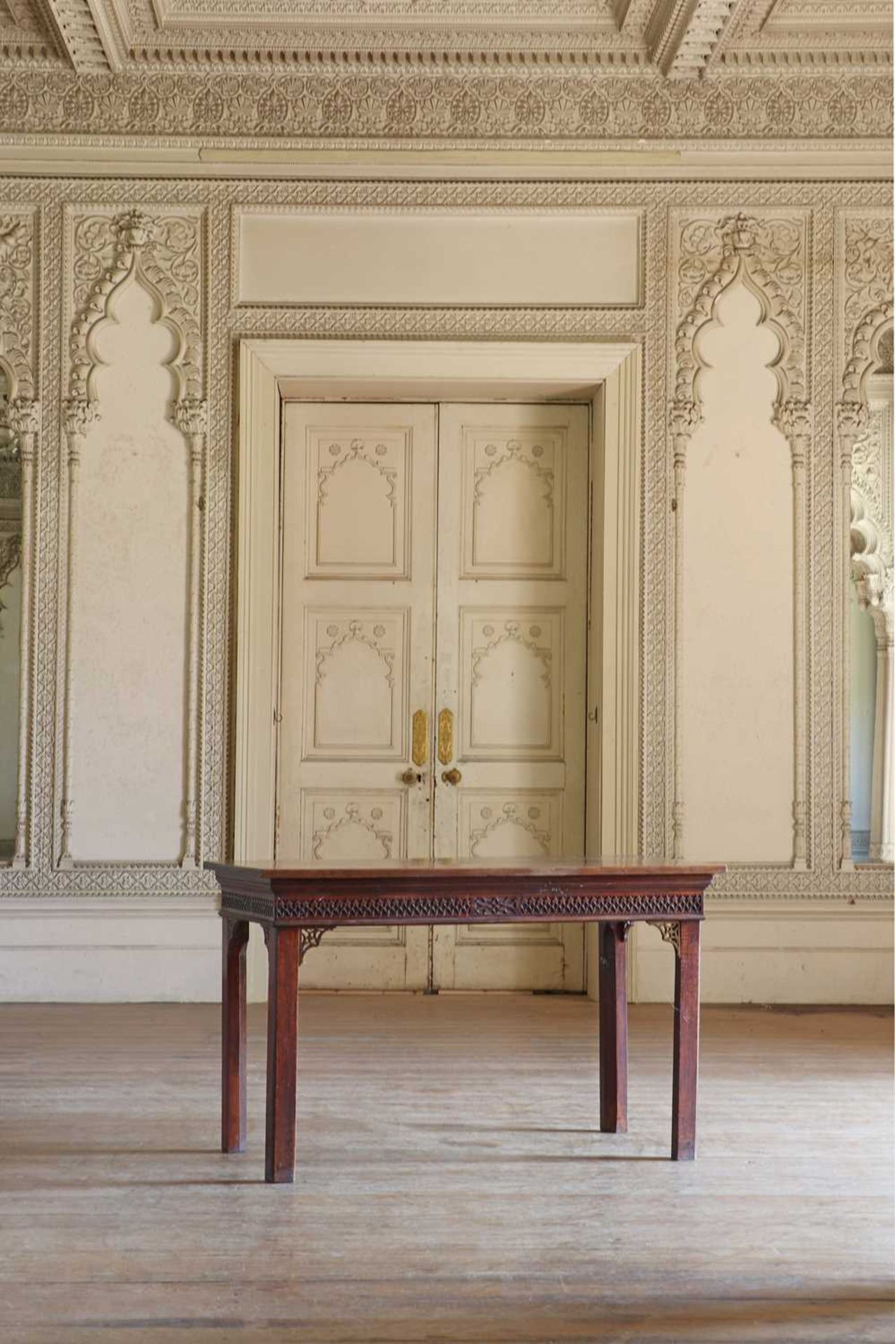 A George III mahogany serving table, - Bild 2 aus 9