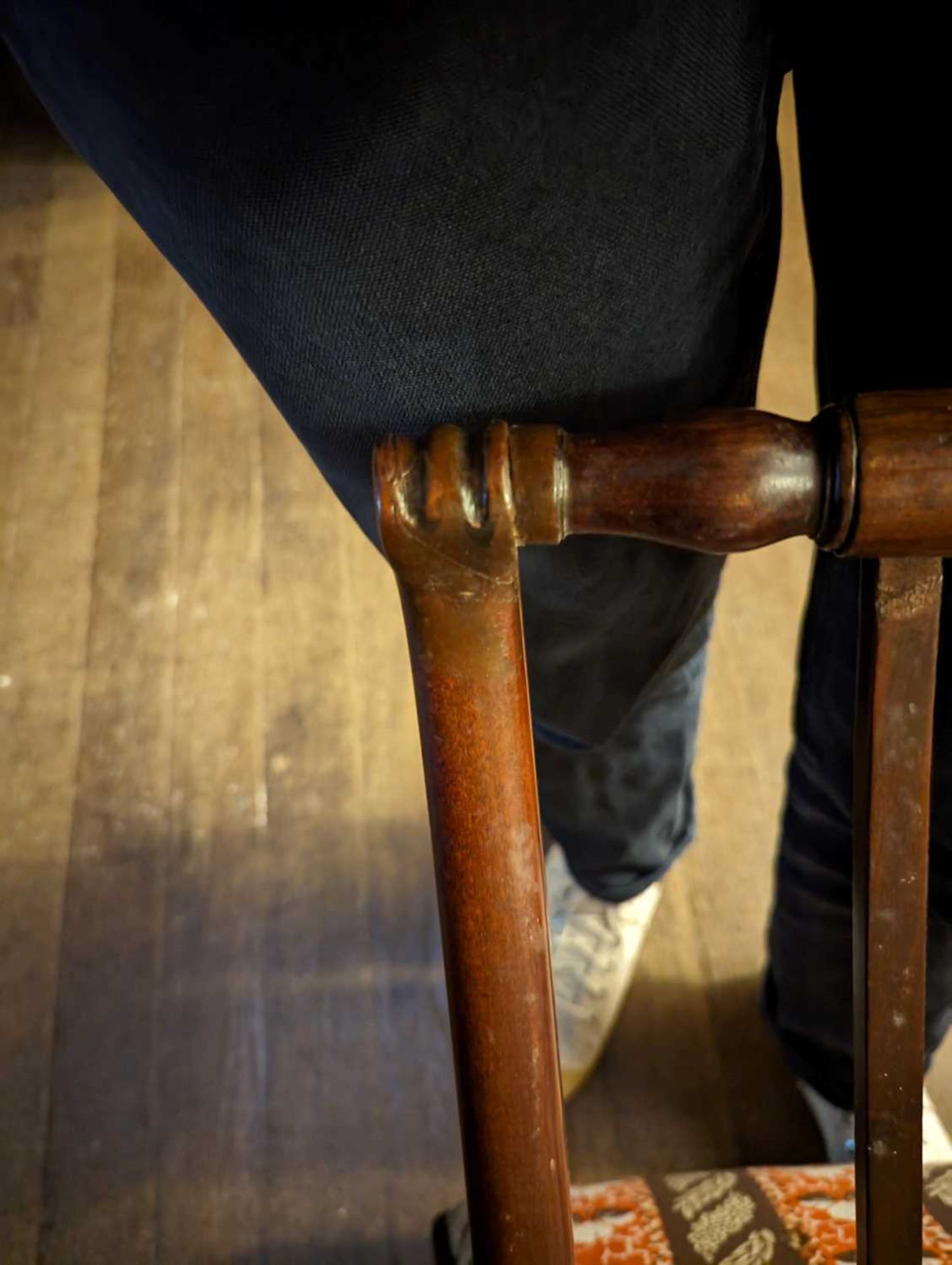 ☘ A set of six Regency rail-back dining chairs, - Bild 8 aus 13