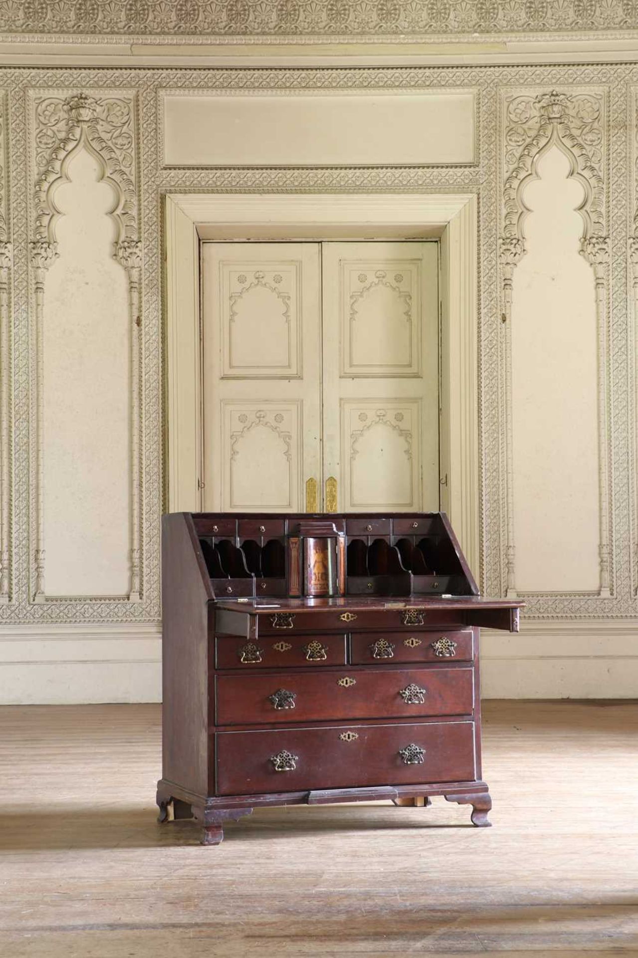 ☘ A George III mahogany bureau, - Image 4 of 6