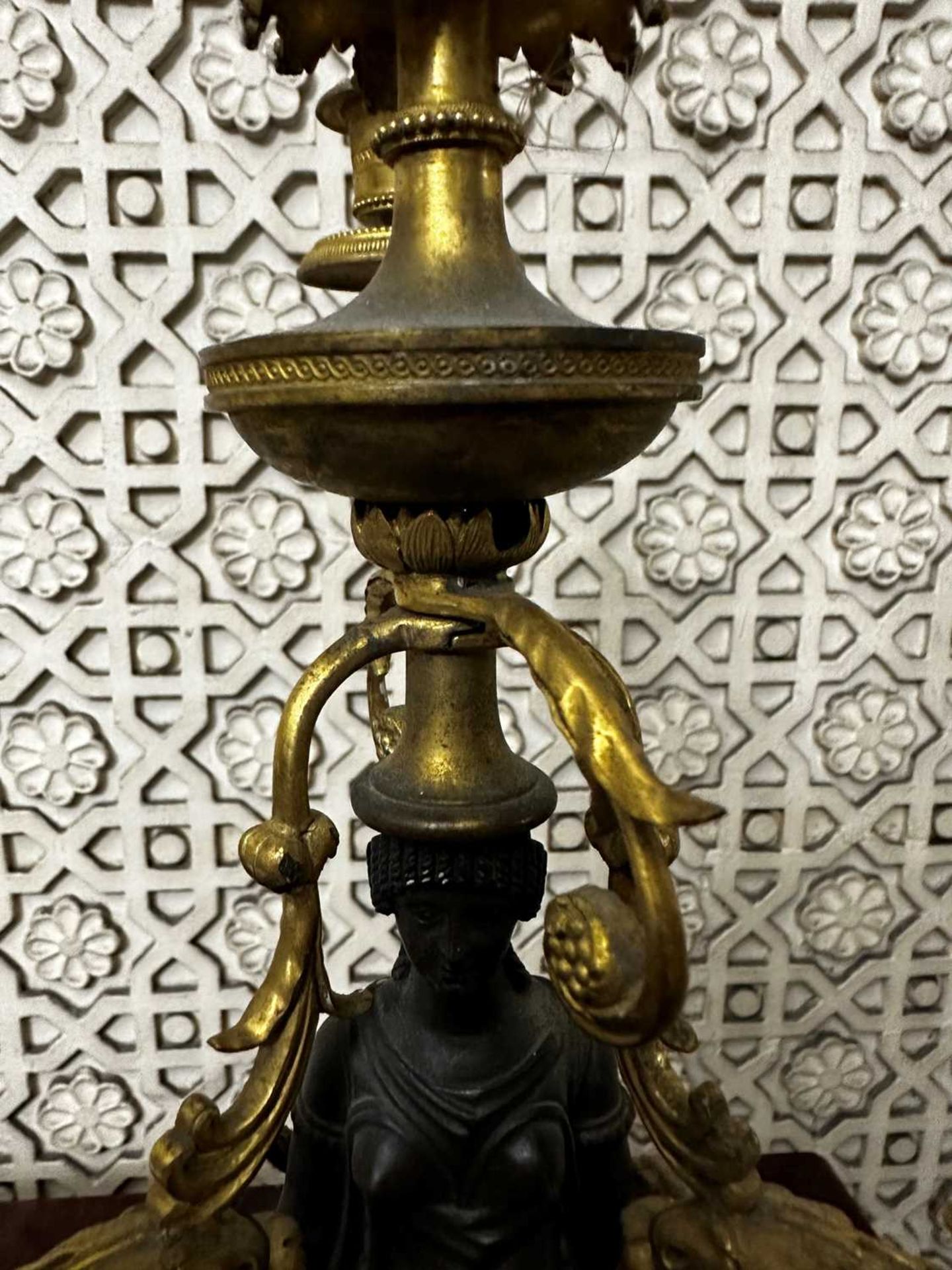 ☘ A pair of Regency gilt and patinated bronze candelabra, - Bild 14 aus 36