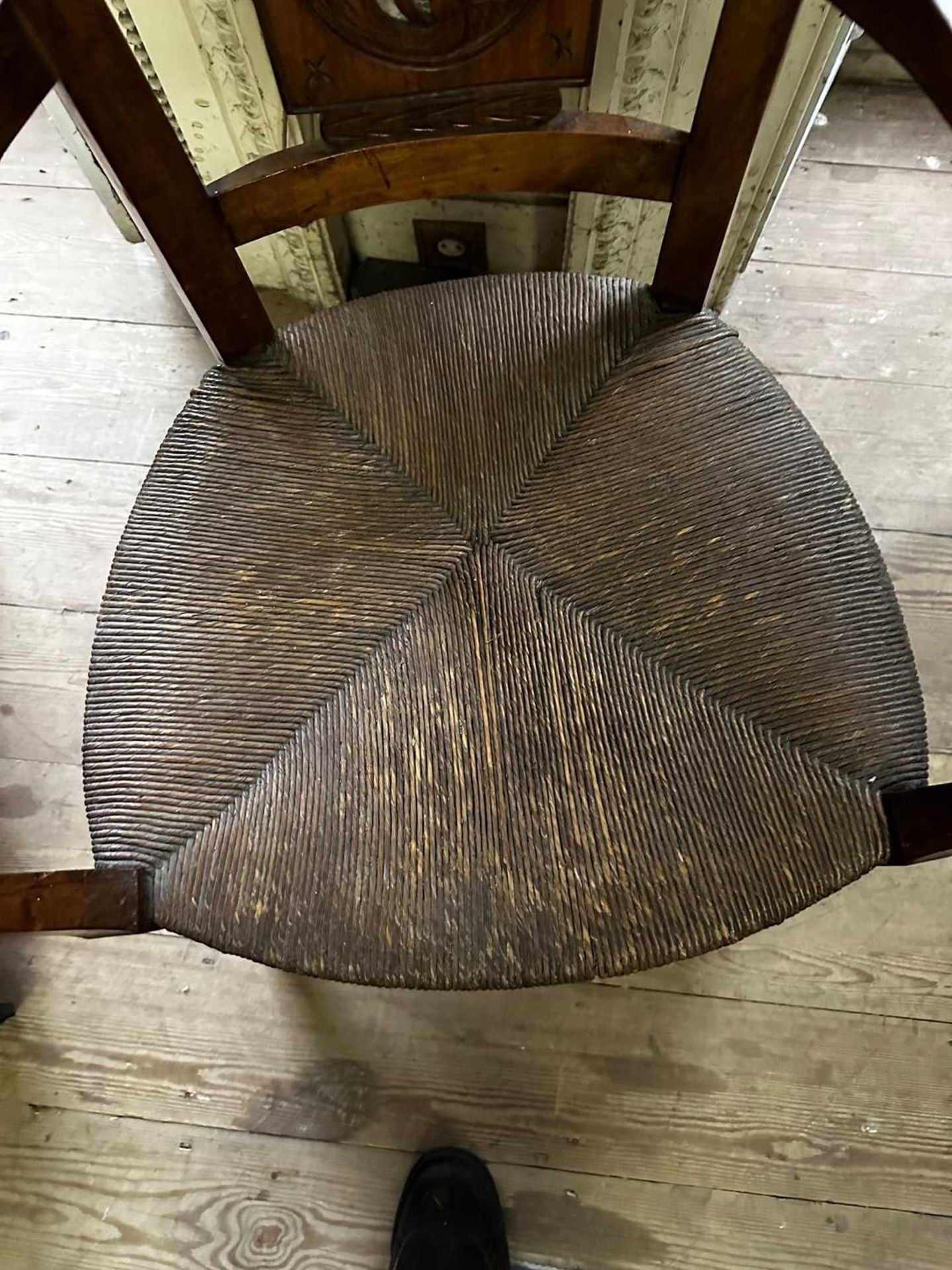 ☘ A set of four Biedermeier walnut bar-back armchairs, - Bild 14 aus 26