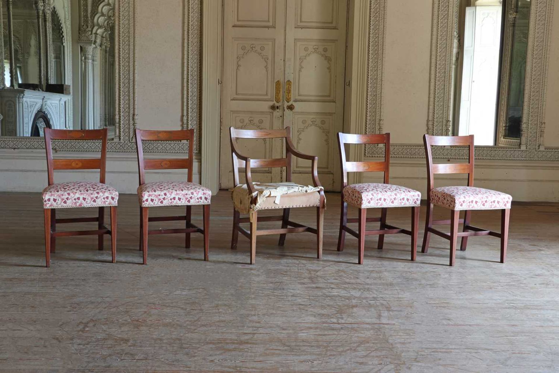 ☘ A set of four mahogany rail-back dining chairs, - Bild 10 aus 10