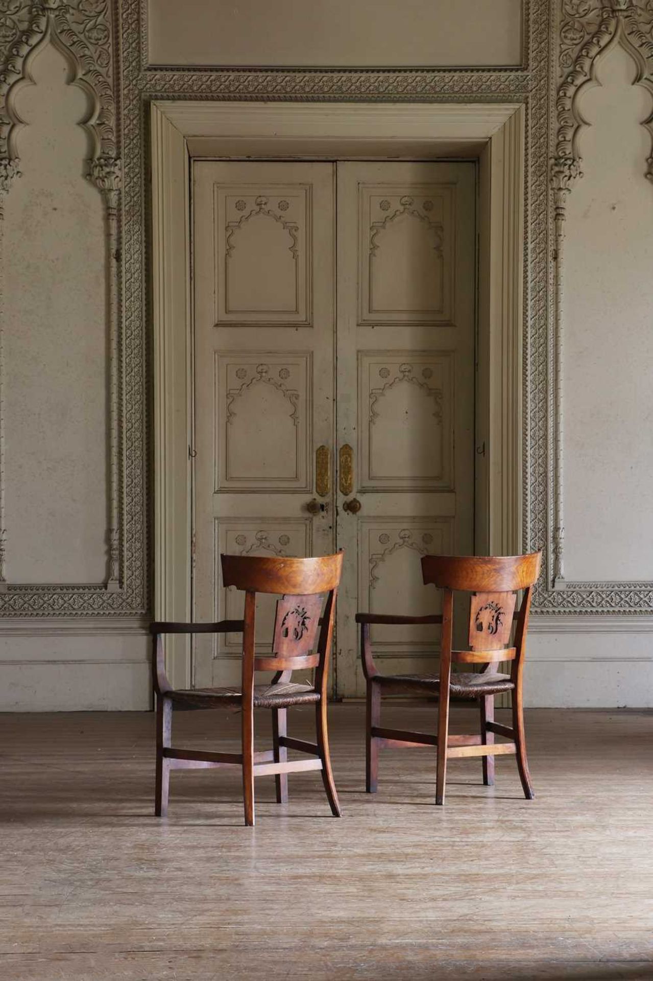 ☘ A set of four Biedermeier walnut bar-back armchairs, - Bild 2 aus 26
