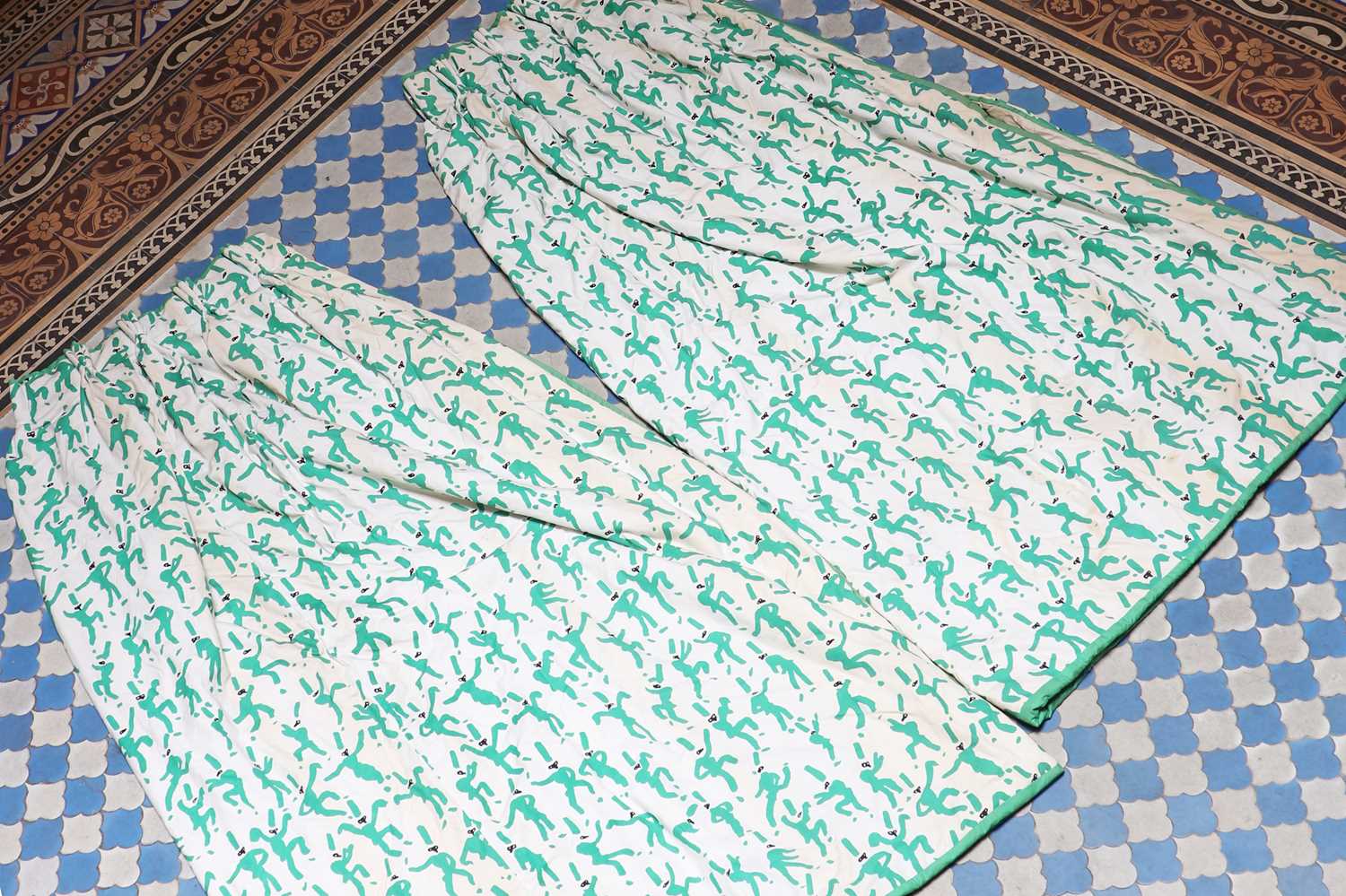 A pair of printed cotton interlined curtains, - Image 2 of 3