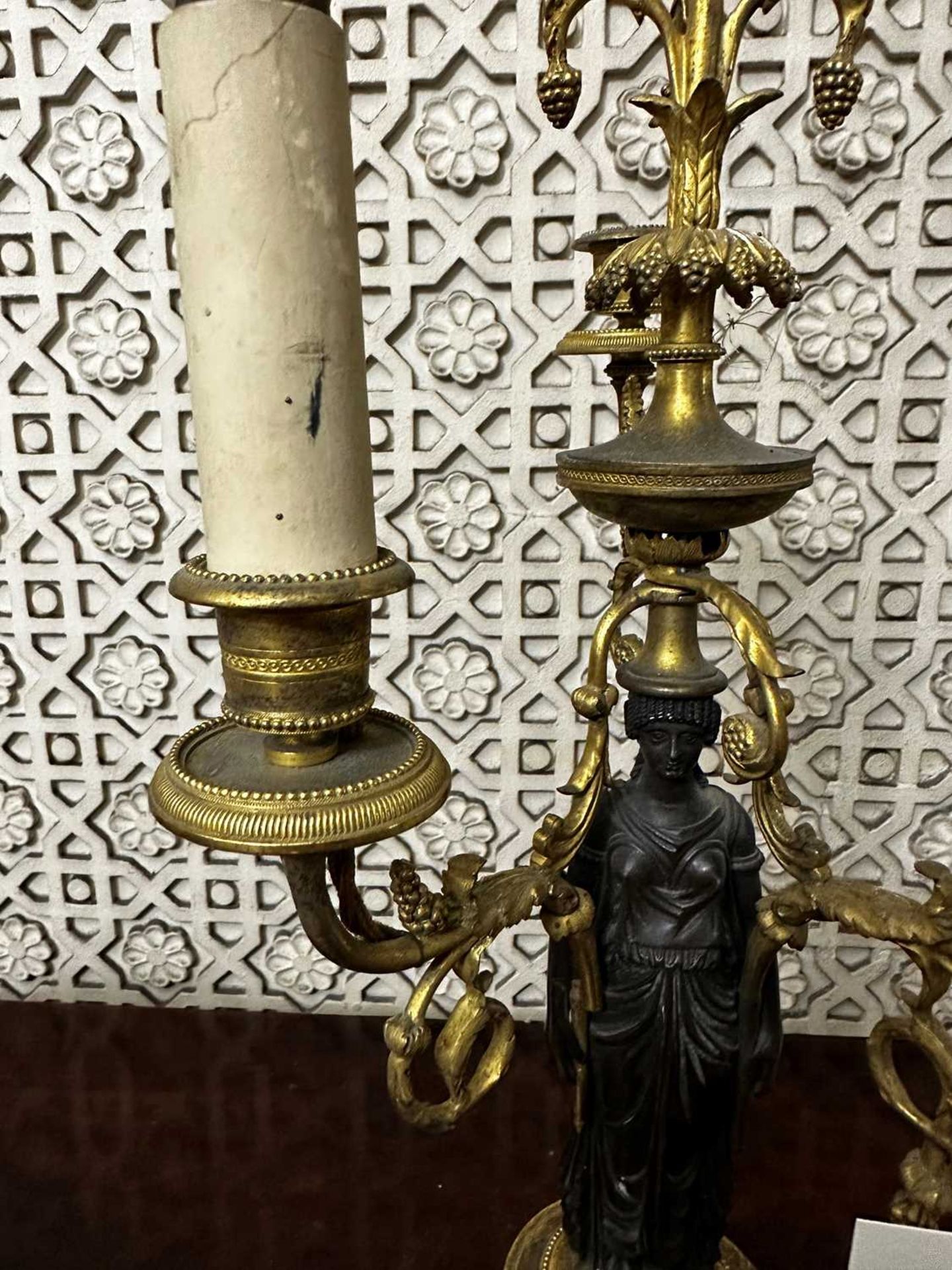 ☘ A pair of Regency gilt and patinated bronze candelabra, - Bild 16 aus 36