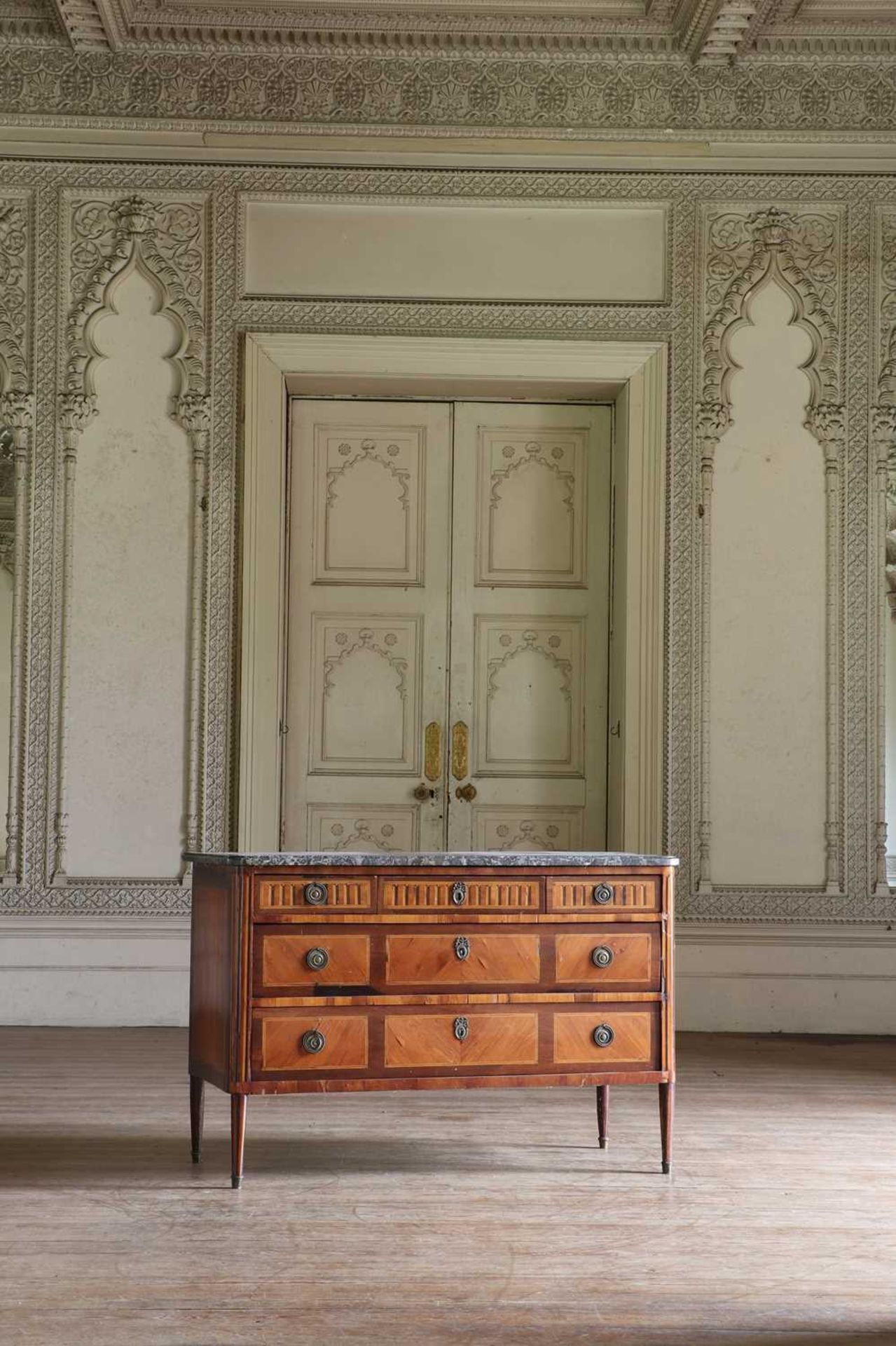 ☘ A Louis XVI tulipwood commode, - Image 2 of 5
