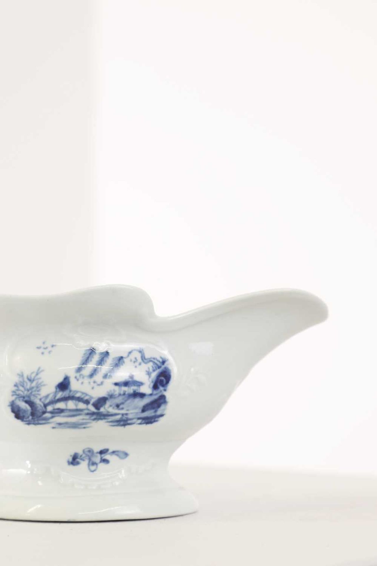 A pair of Worcester blue and white porcelain sauce boats, - Image 3 of 15
