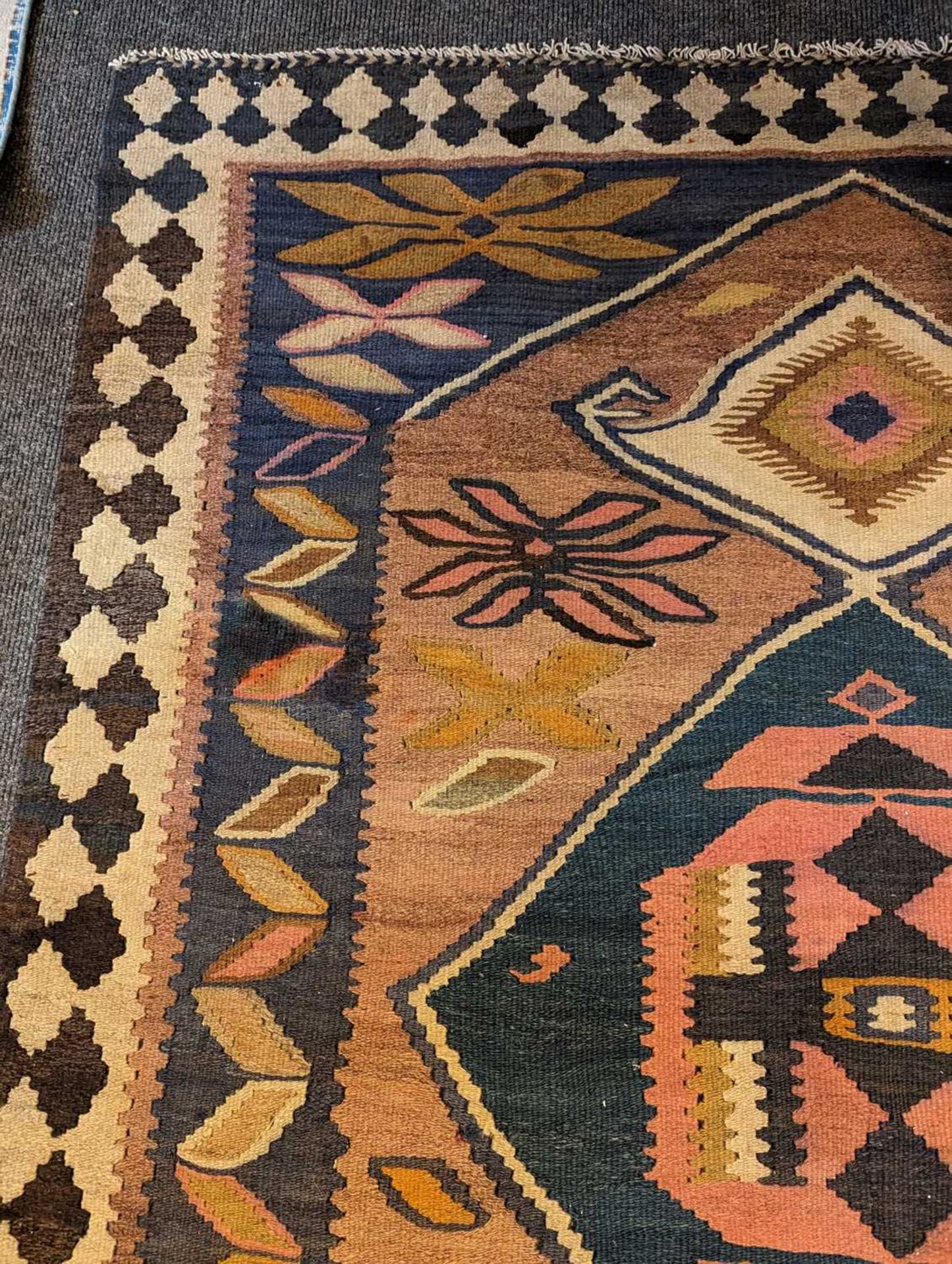 A Qashq'ai kilim, - Image 7 of 17