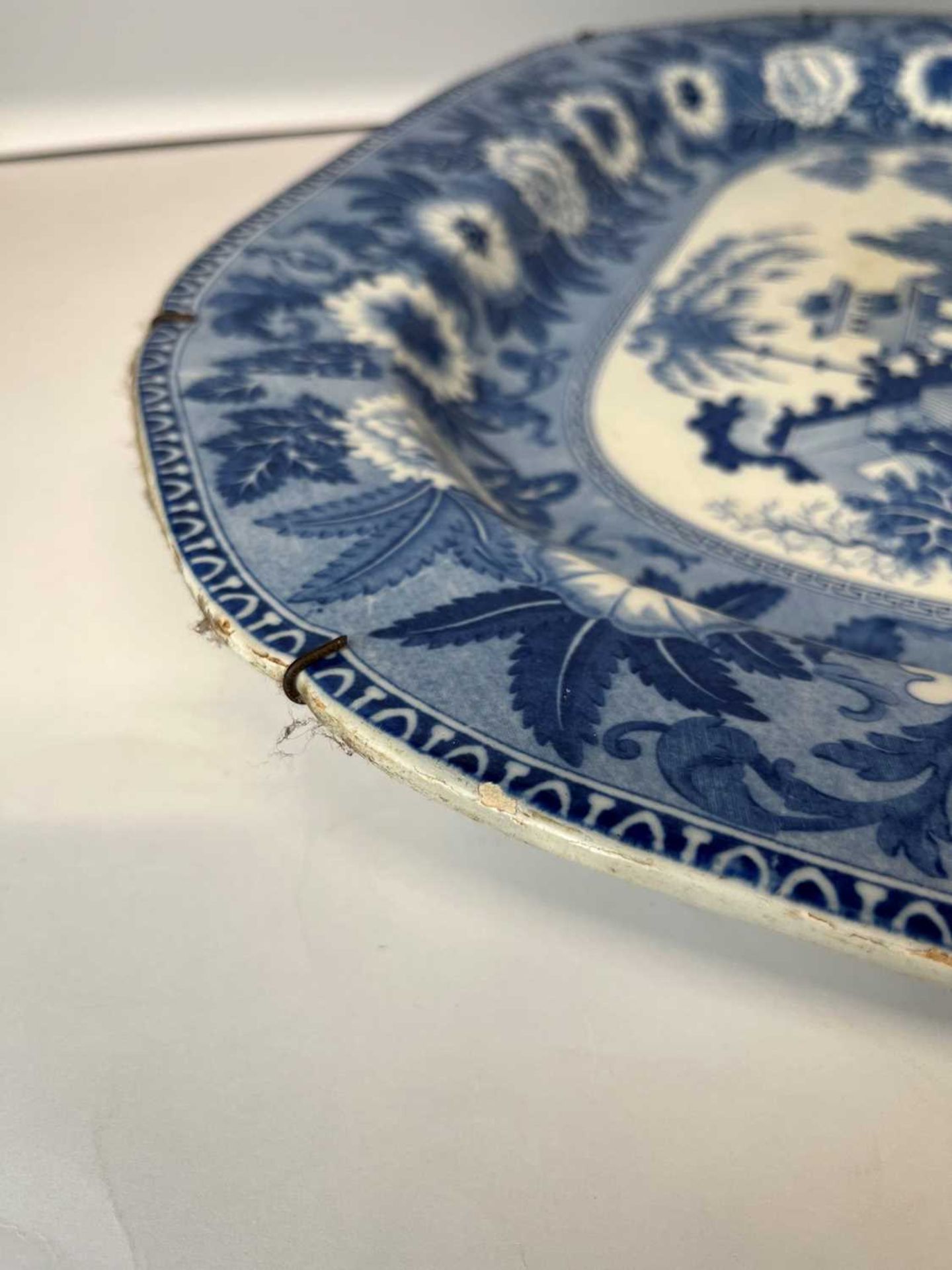 Seven various blue and white glazed stoneware meat plates, - Bild 19 aus 33