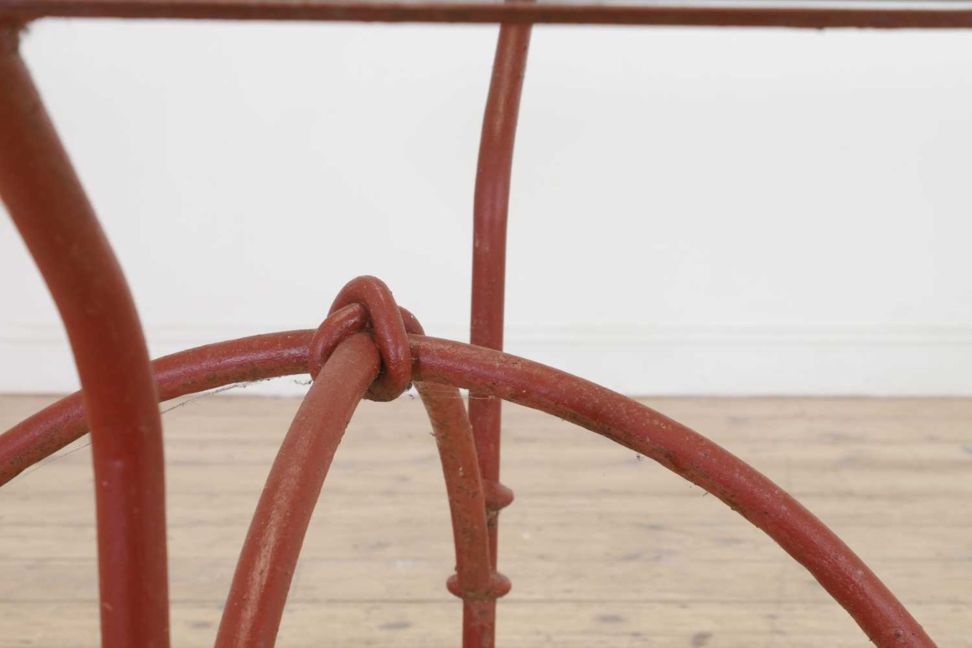 A painted wrought-iron table and chairs, - Image 11 of 12