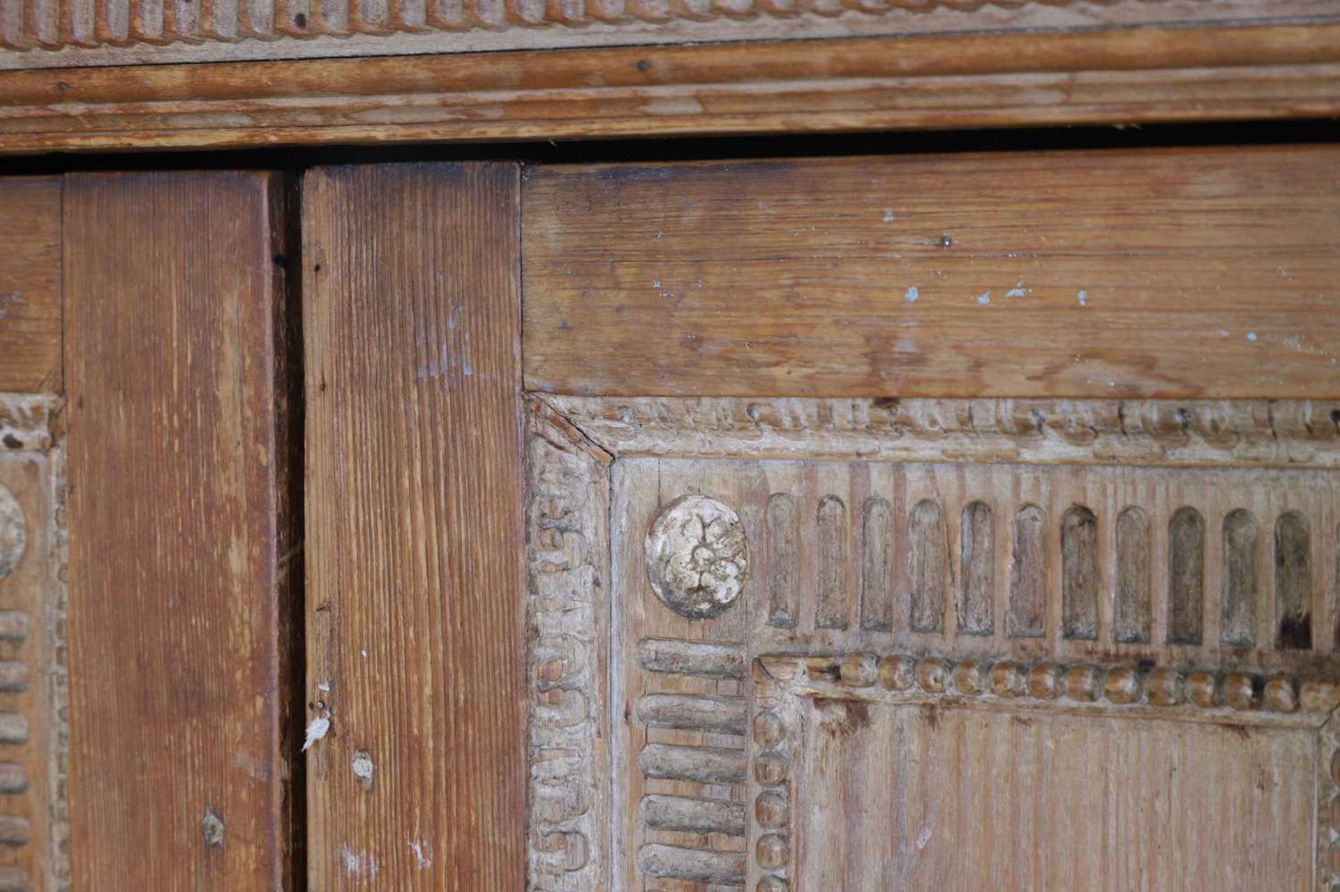 A George II-style carved pine breakfront side cabinet, - Bild 6 aus 30