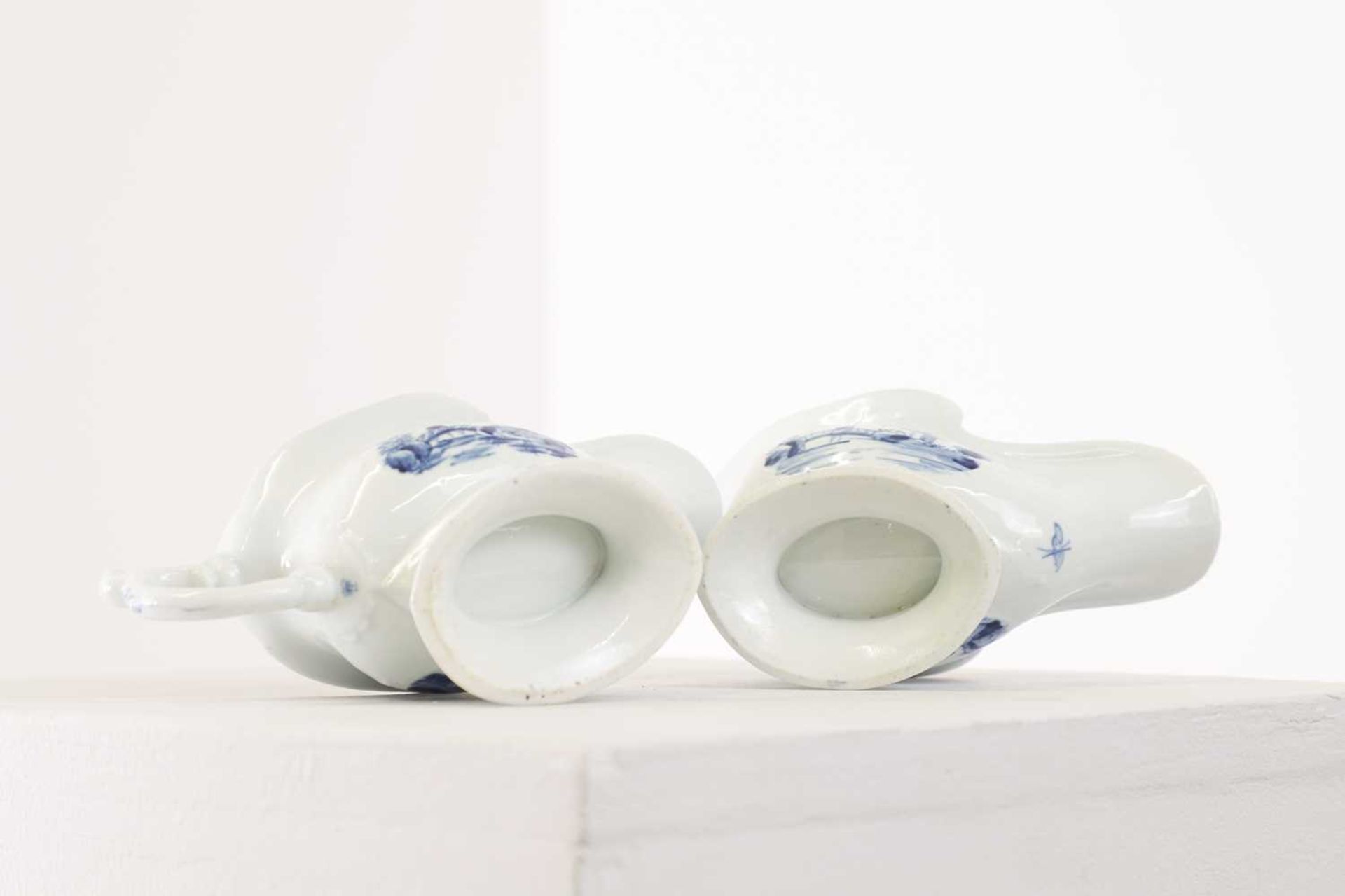 A pair of Worcester blue and white porcelain sauce boats, - Image 5 of 15