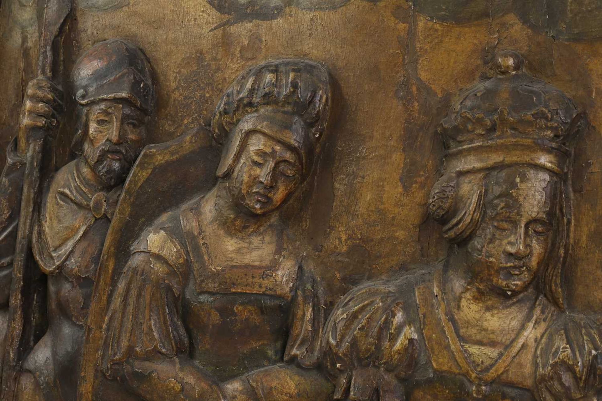 A large gilt and polychrome bas-relief panel, - Bild 3 aus 30