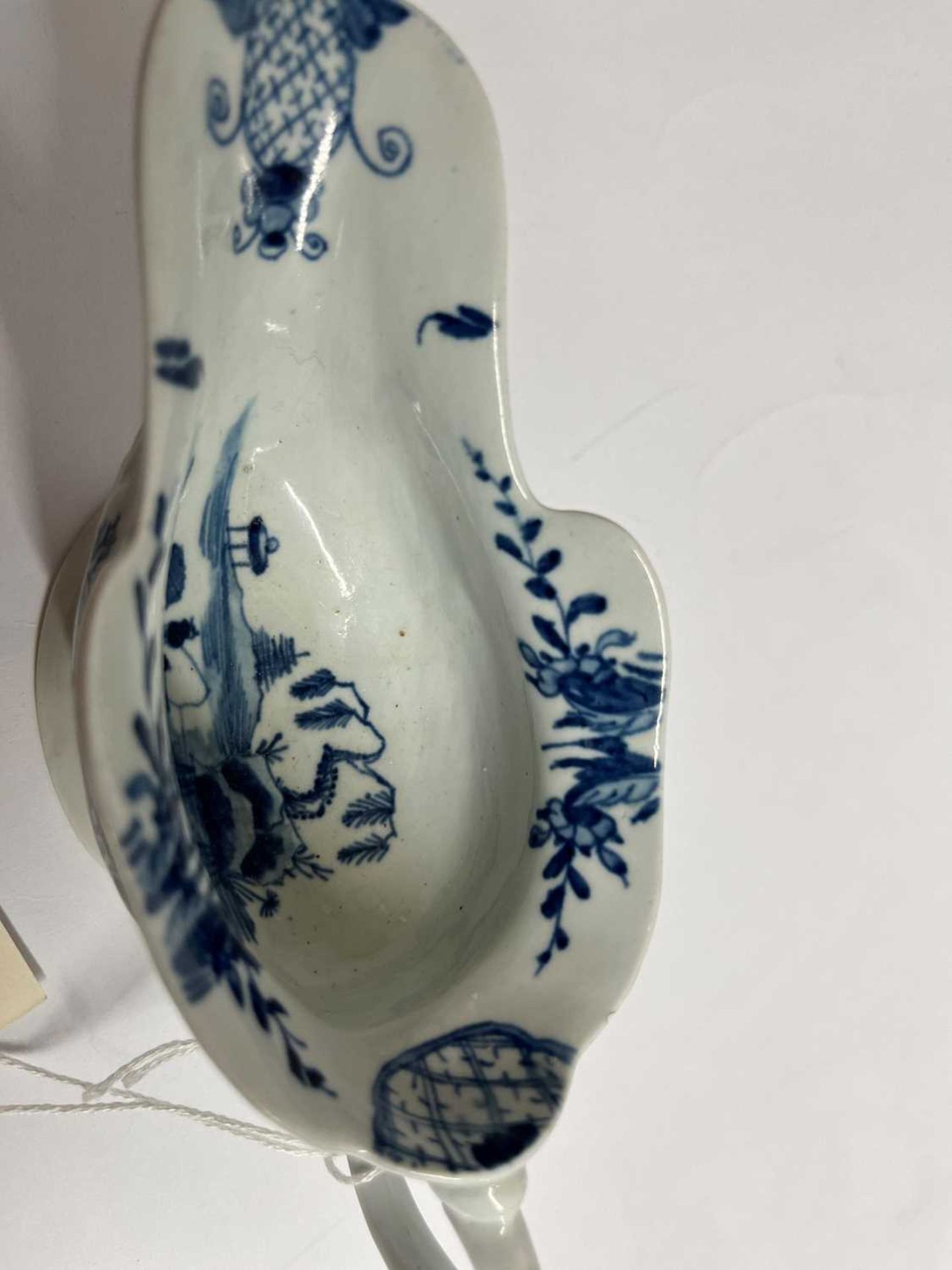A pair of Worcester blue and white porcelain sauce boats, - Image 11 of 15