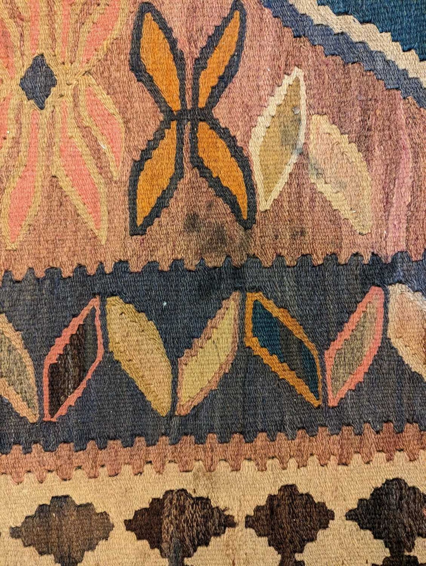 A Qashq'ai kilim, - Image 12 of 17