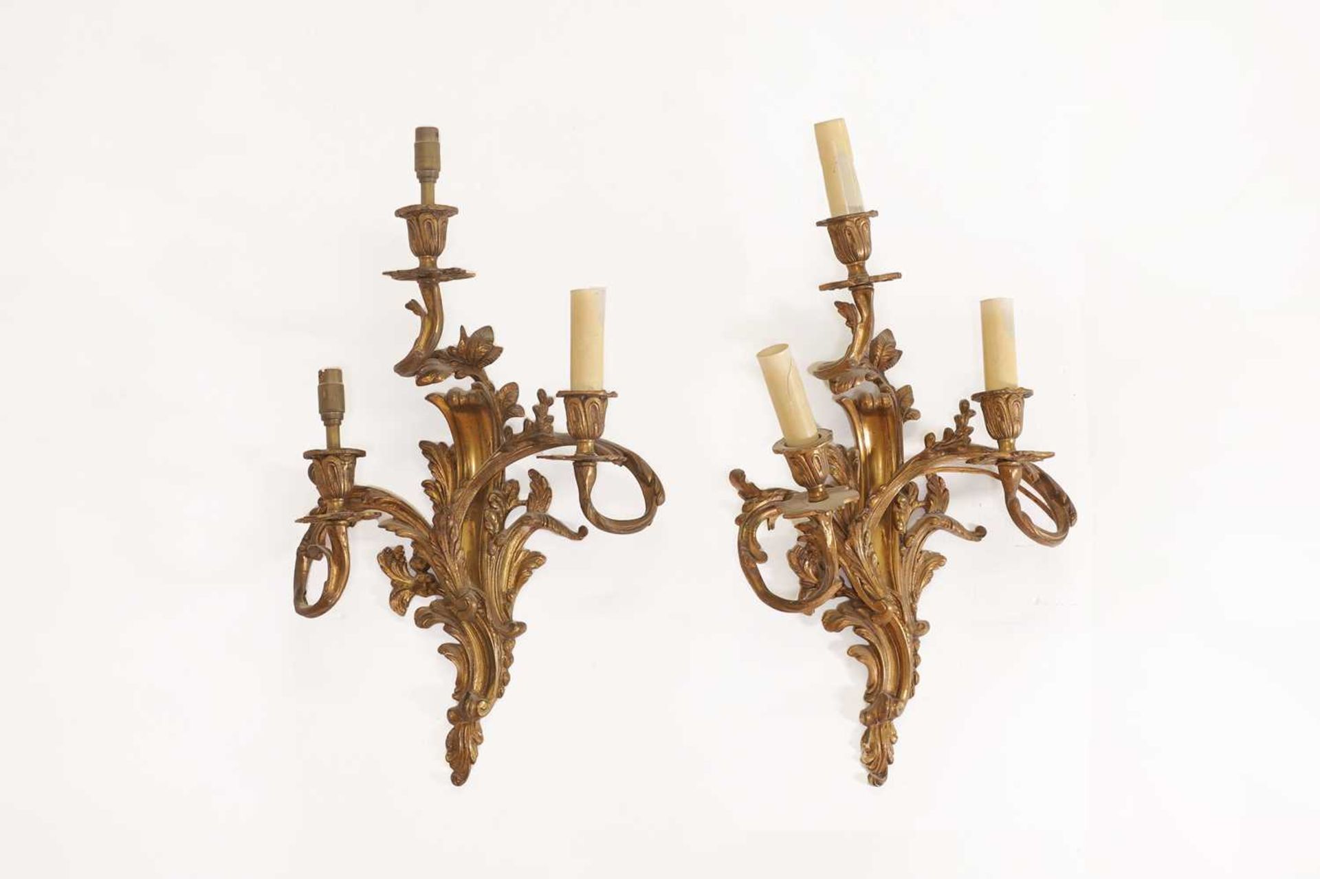 A pair of Louis XV-style gilt-brass wall lights, - Bild 2 aus 6