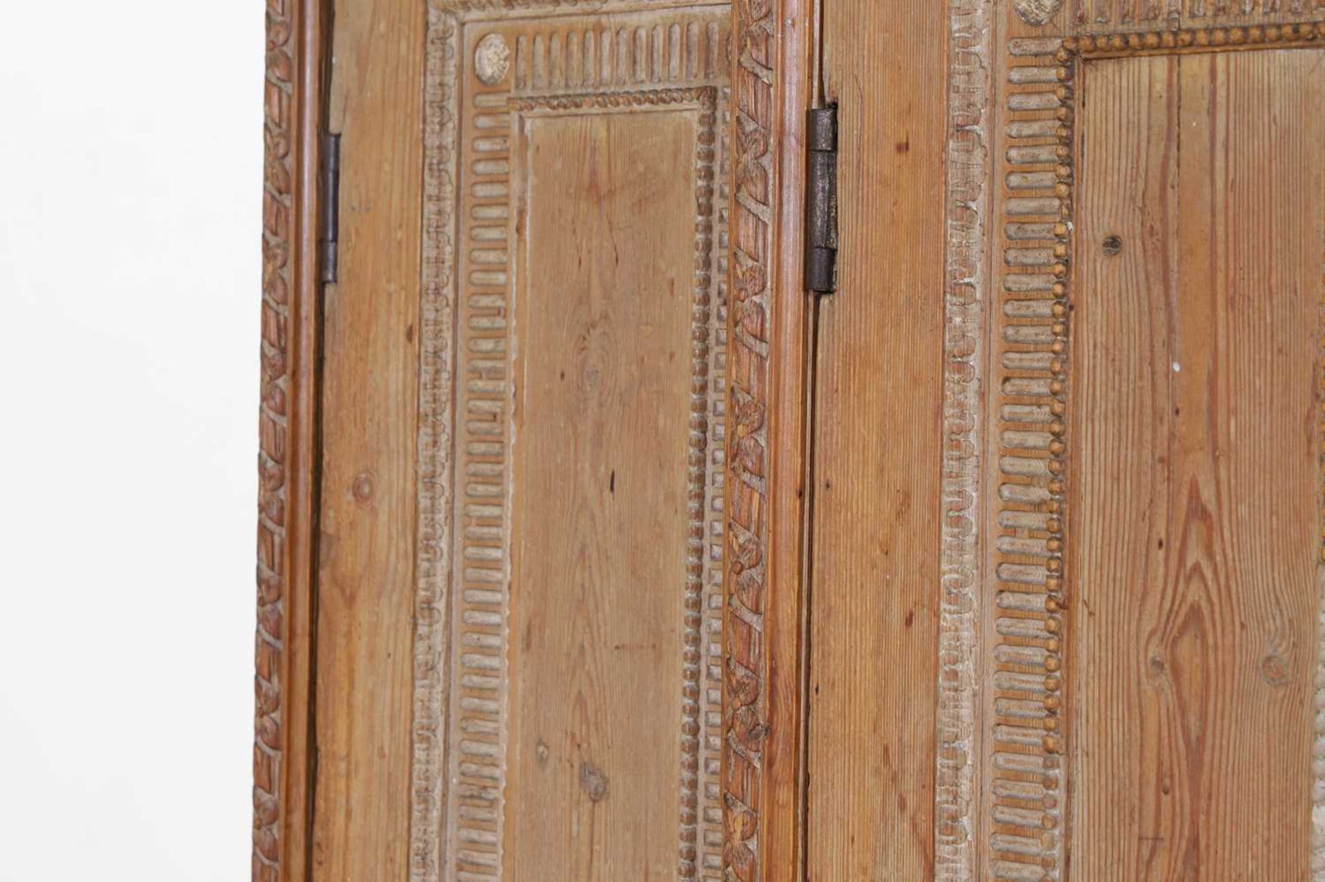 A George II-style carved pine breakfront side cabinet, - Bild 4 aus 30