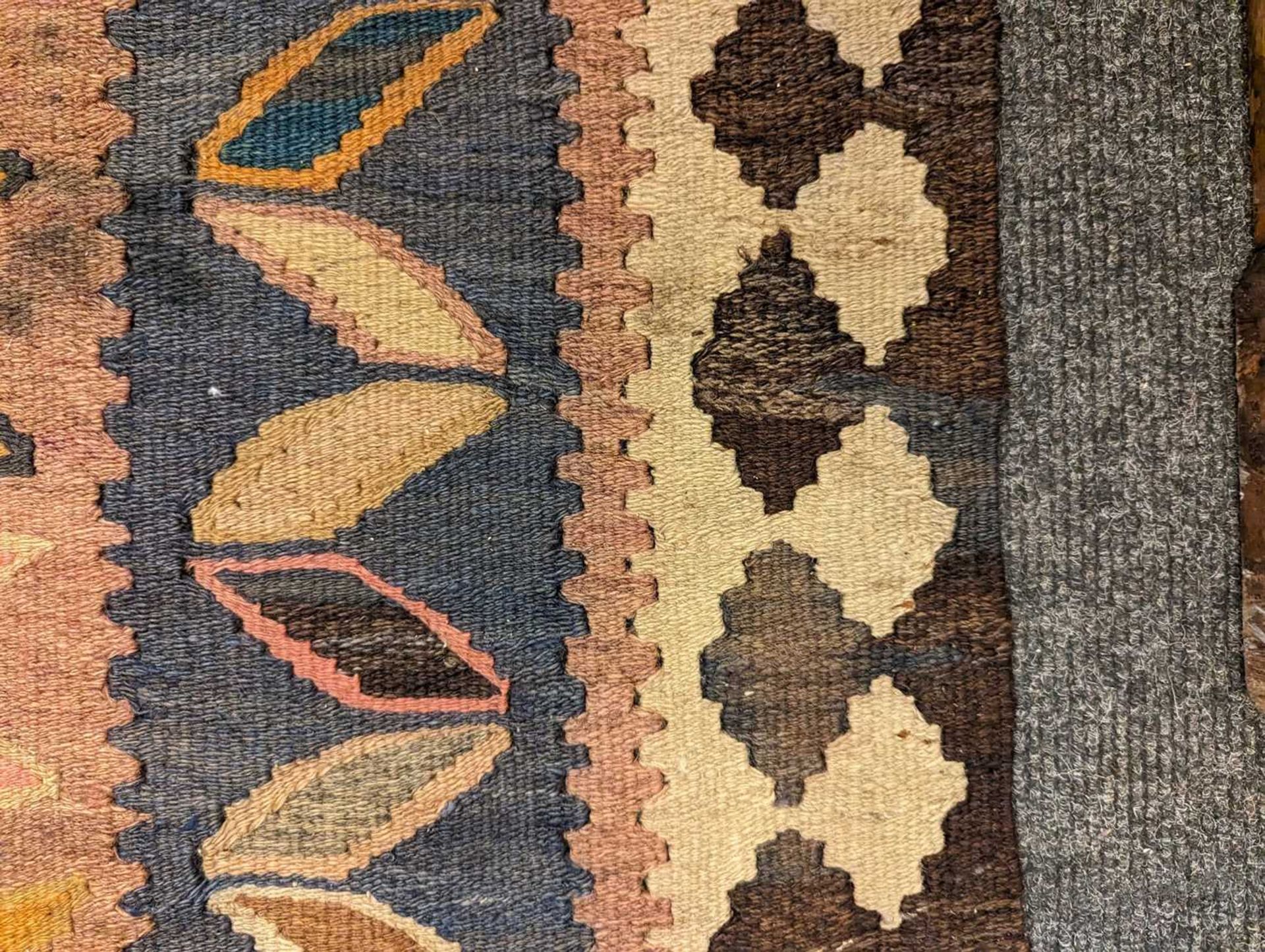 A Qashq'ai kilim, - Image 15 of 17