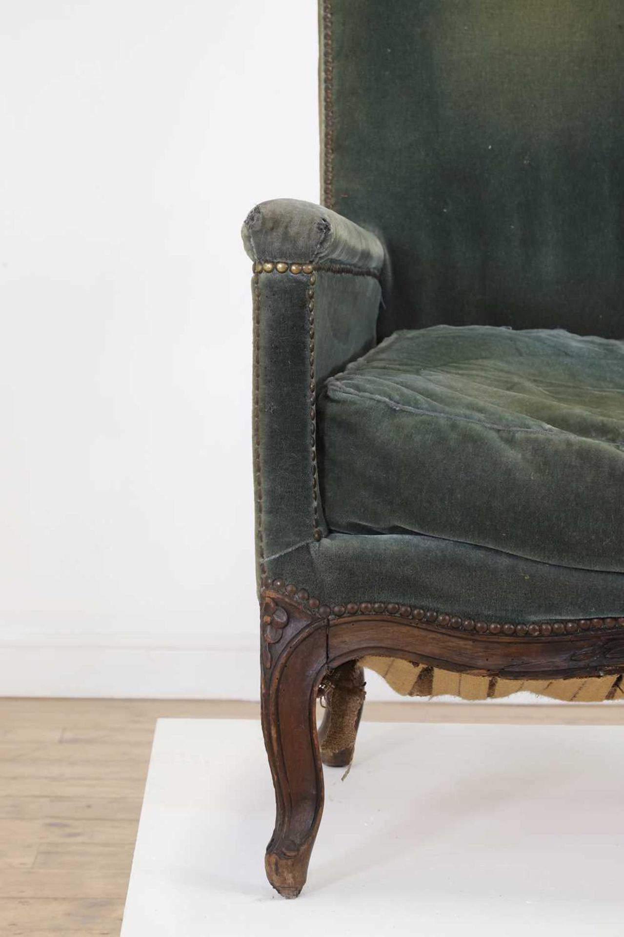 A large beech armchair in the Louis XV taste, - Bild 6 aus 20