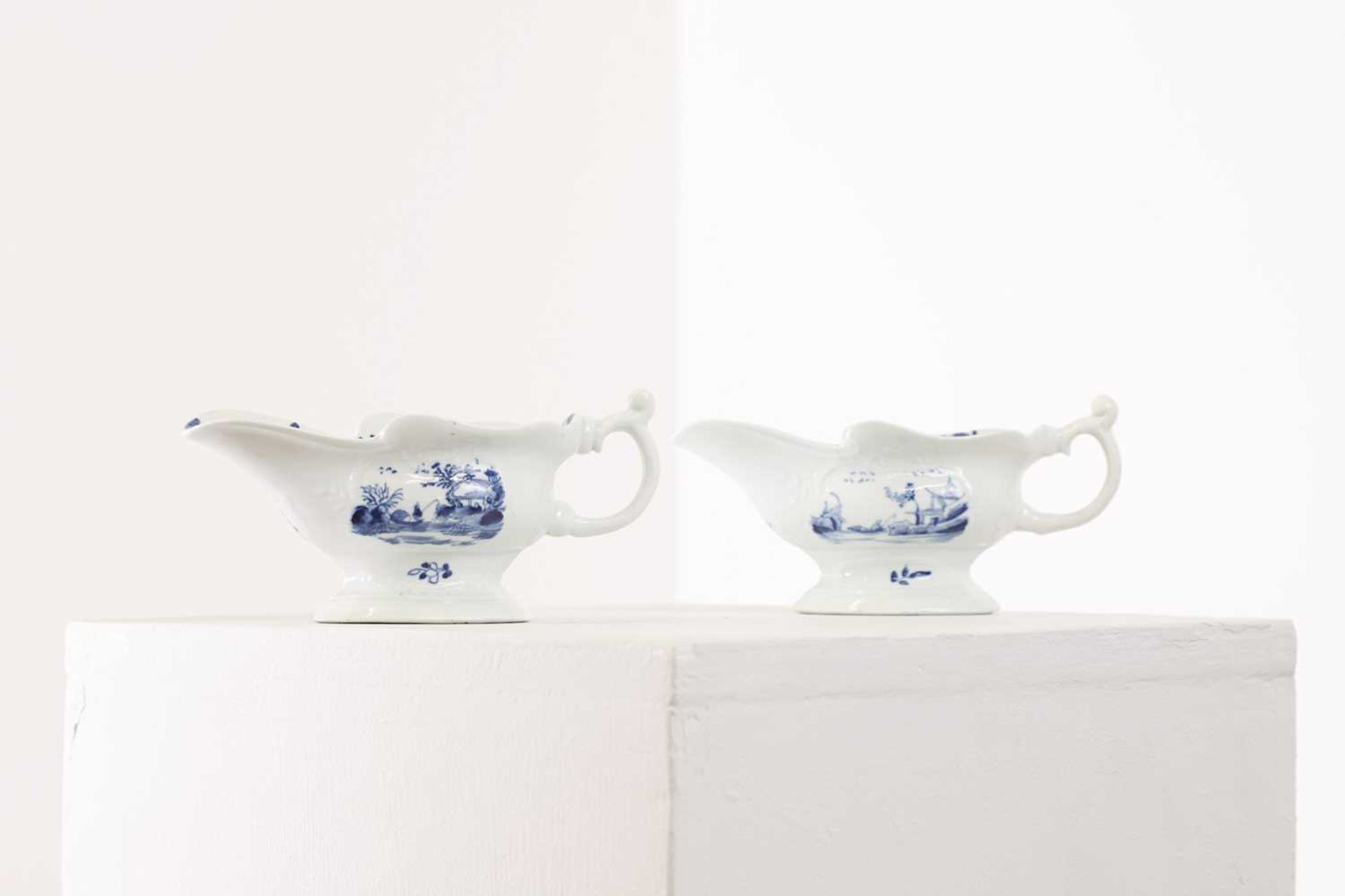 A pair of Worcester blue and white porcelain sauce boats,