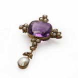 An Edwardian gold amethyst and split pearl brooch/pendant,