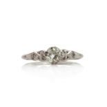 An American single stone diamond ring c.1940,