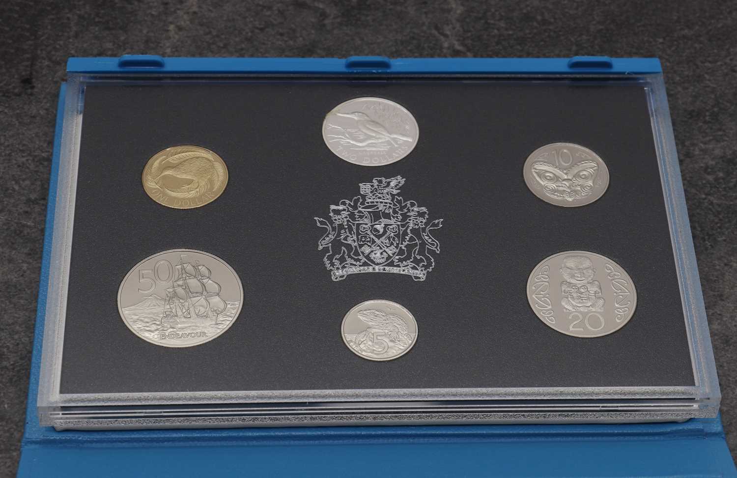 A collection of uncirculated Australian New Zealand mint coins, - Image 9 of 18