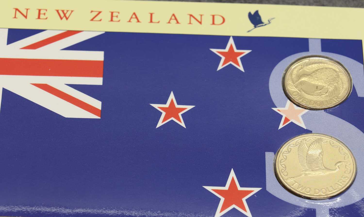 A collection of uncirculated Australian New Zealand mint coins, - Image 11 of 18
