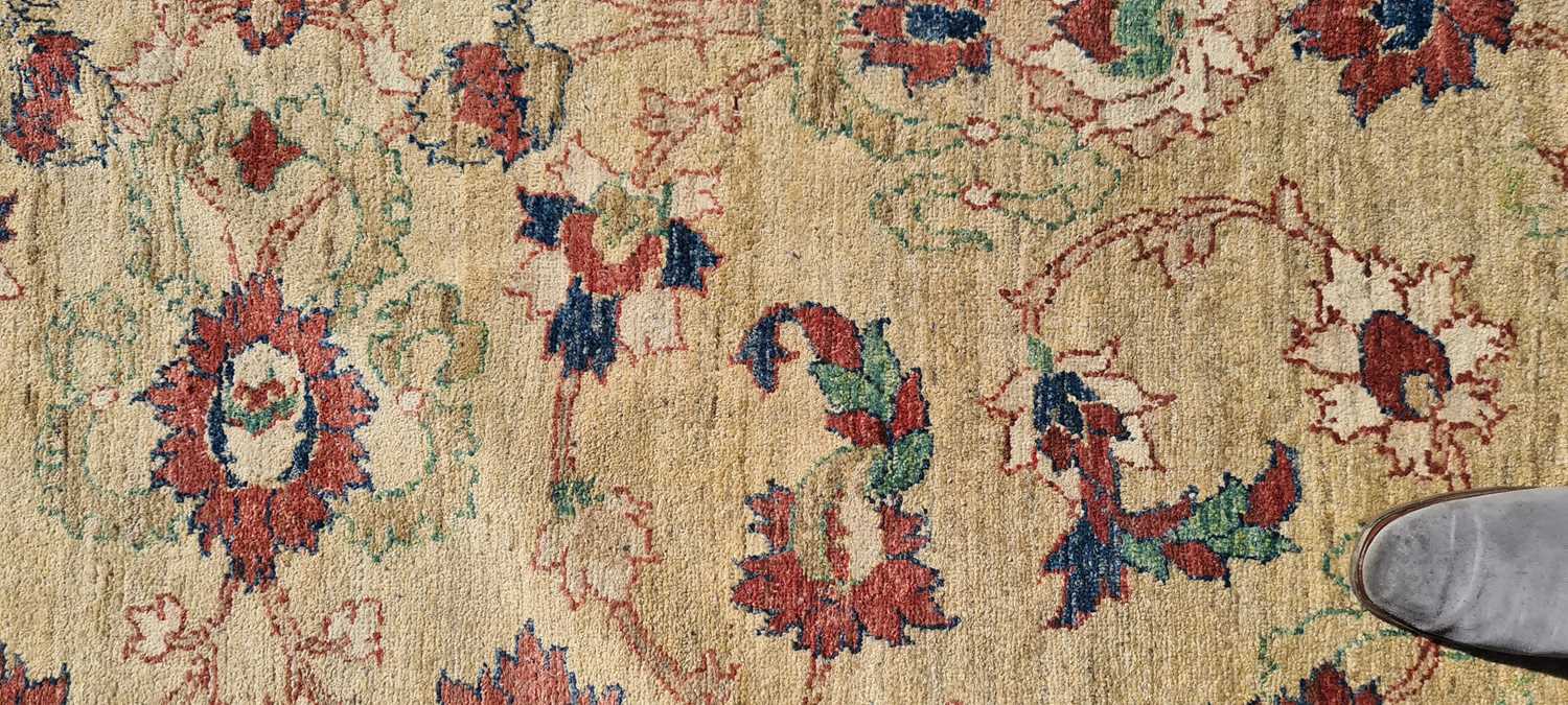 A Ziegler style carpet - Image 15 of 17