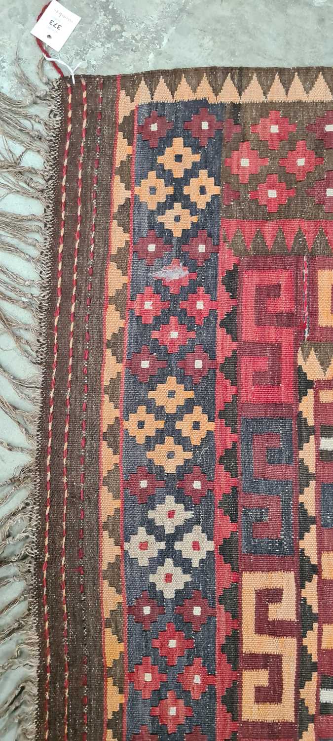 A kilim rug - Image 25 of 30