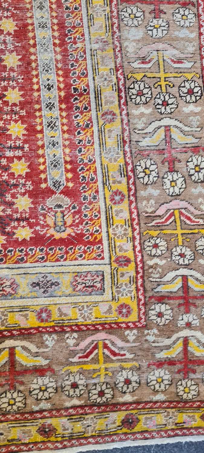 An Anatolian wool prayer rug - Image 9 of 18