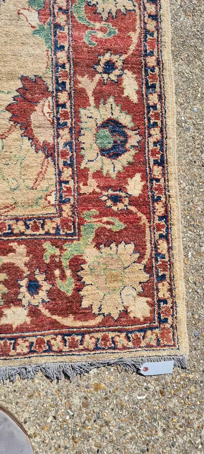 A Ziegler style carpet - Image 8 of 17