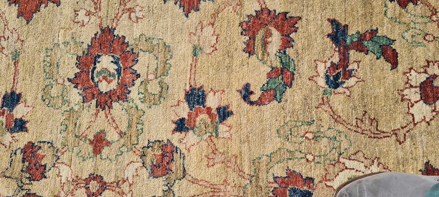 A Ziegler style carpet - Image 14 of 17
