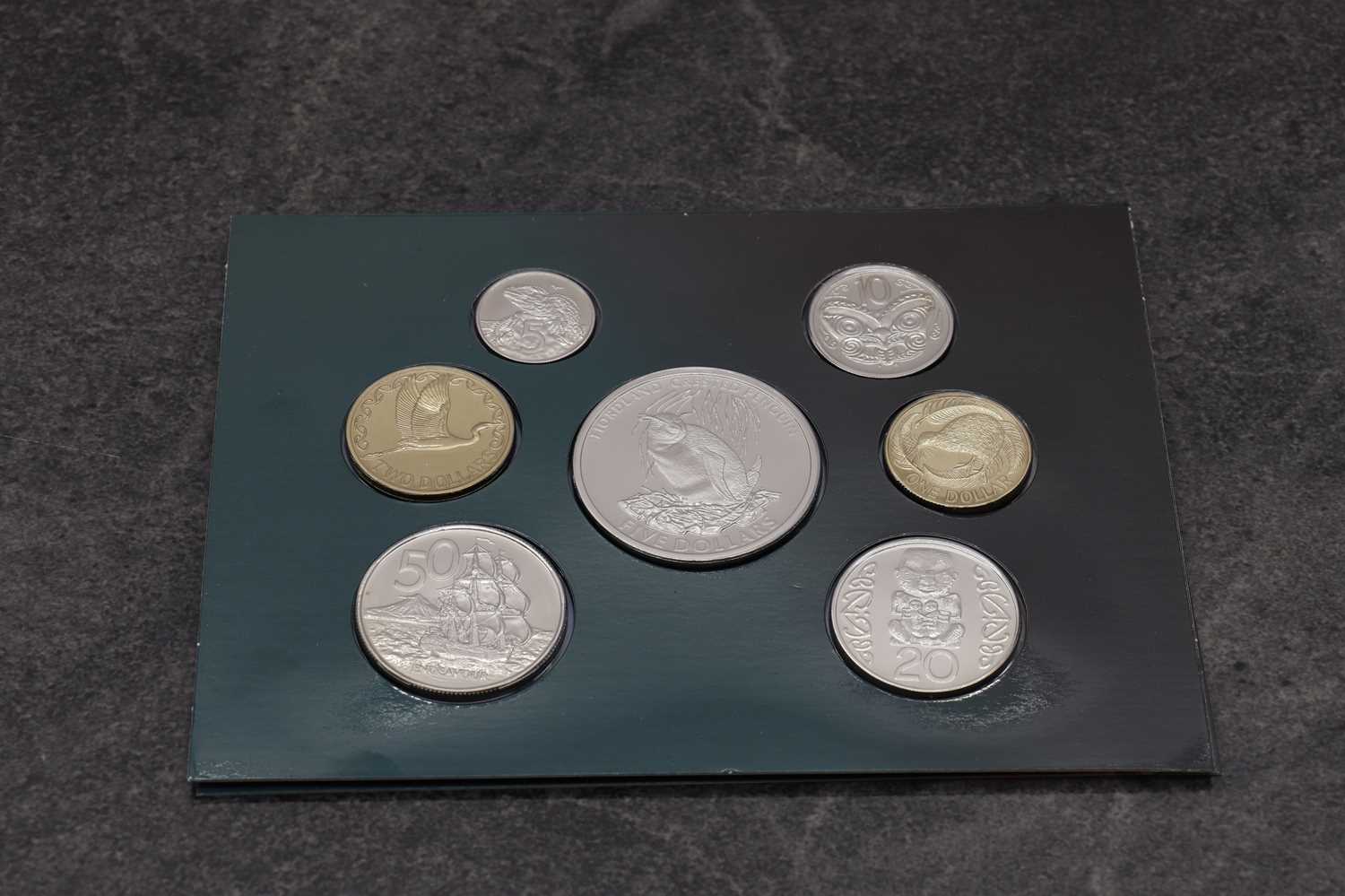 A collection of uncirculated Australian New Zealand mint coins, - Image 6 of 18