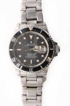 A gentlemen's stainless steel Rolex 'Oyster Perpetual Submariner' automatic bracelet watch,