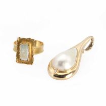 A Portuguese gold mother of pearl ring and a gold mabé pearl and diamond pendant,