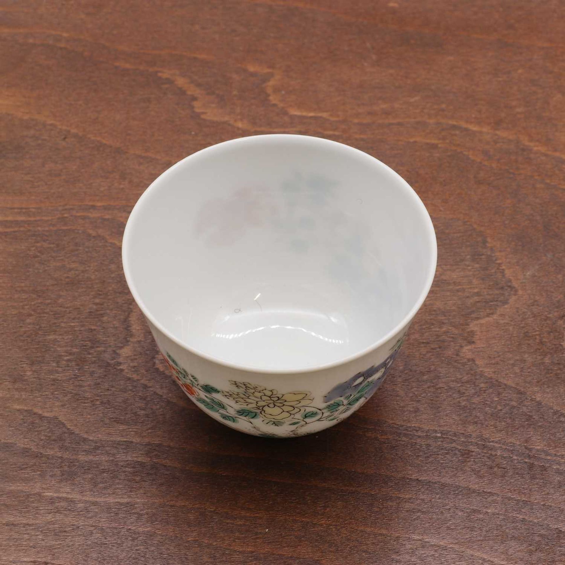 A Chinese wucai cup, - Image 7 of 7