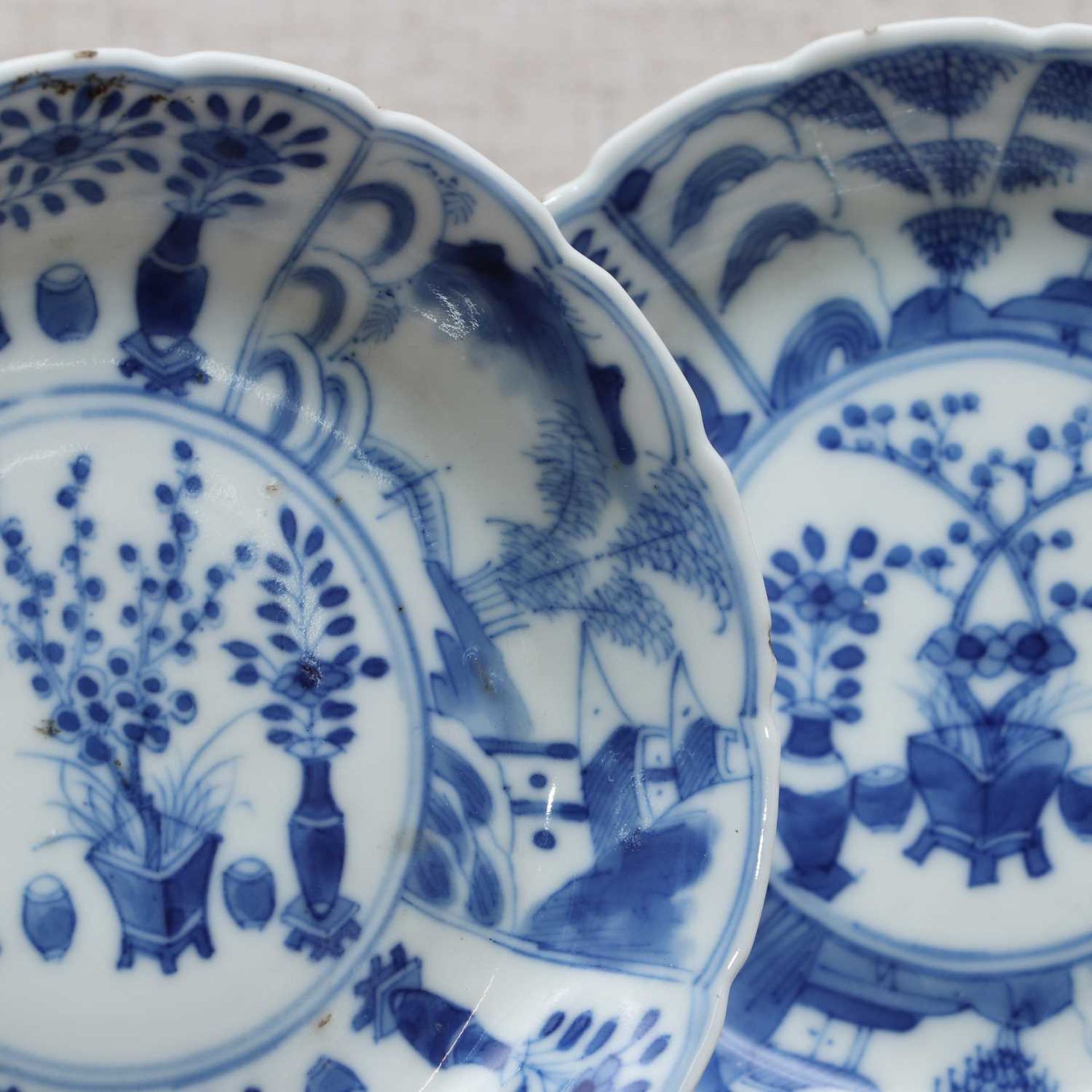A pair of Chinese blue and white saucers, - Image 3 of 3