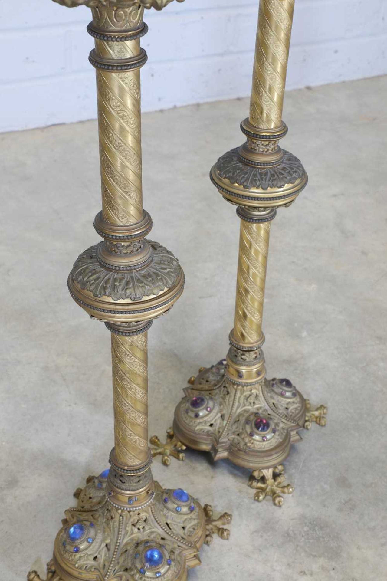 A pair of tall brass candlesticks, - Image 4 of 6
