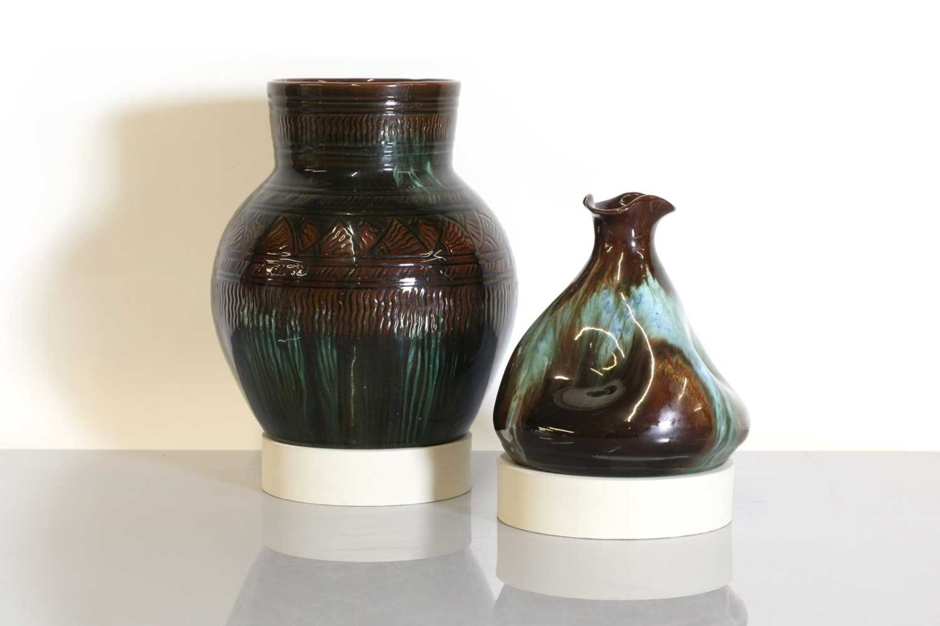 A Linthorpe pottery vase, - Bild 3 aus 9