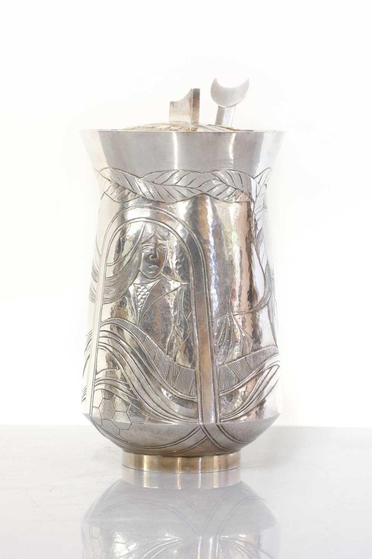 A silver honey pot, cover and spoon, - Image 3 of 7