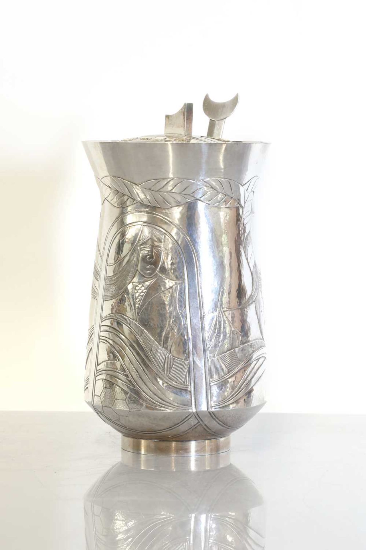 A silver honey pot, cover and spoon, - Image 5 of 7