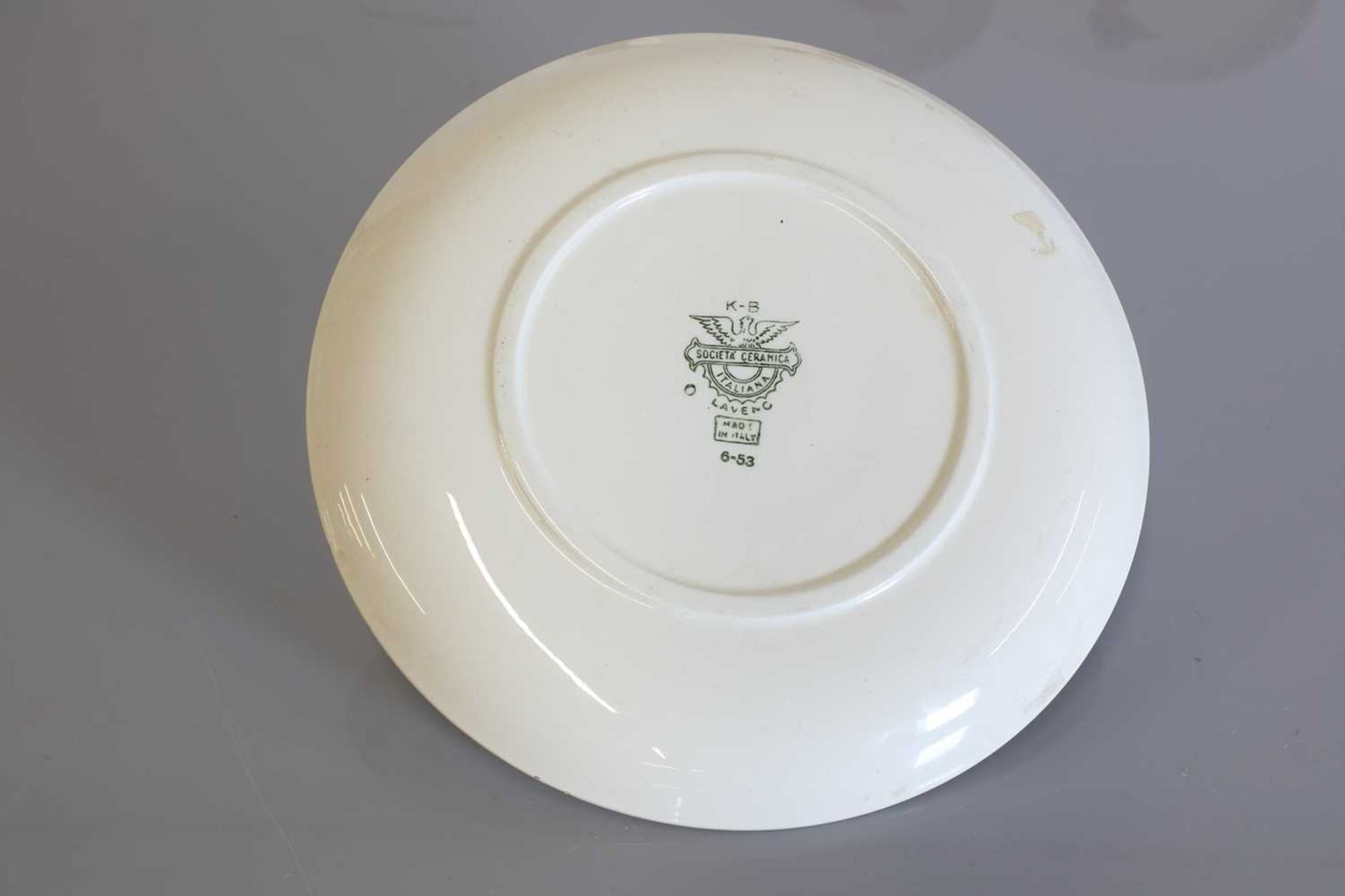 A set of three Italian Laveno pottery plates, - Bild 2 aus 2